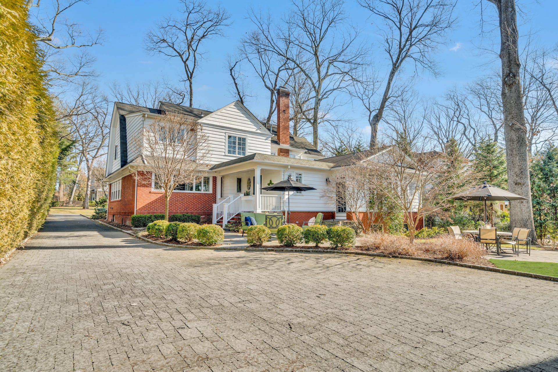 234 Sunset Avenue 