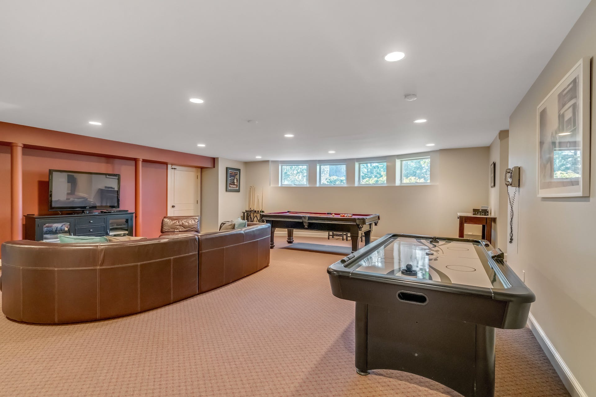 234 Sunset Avenue 