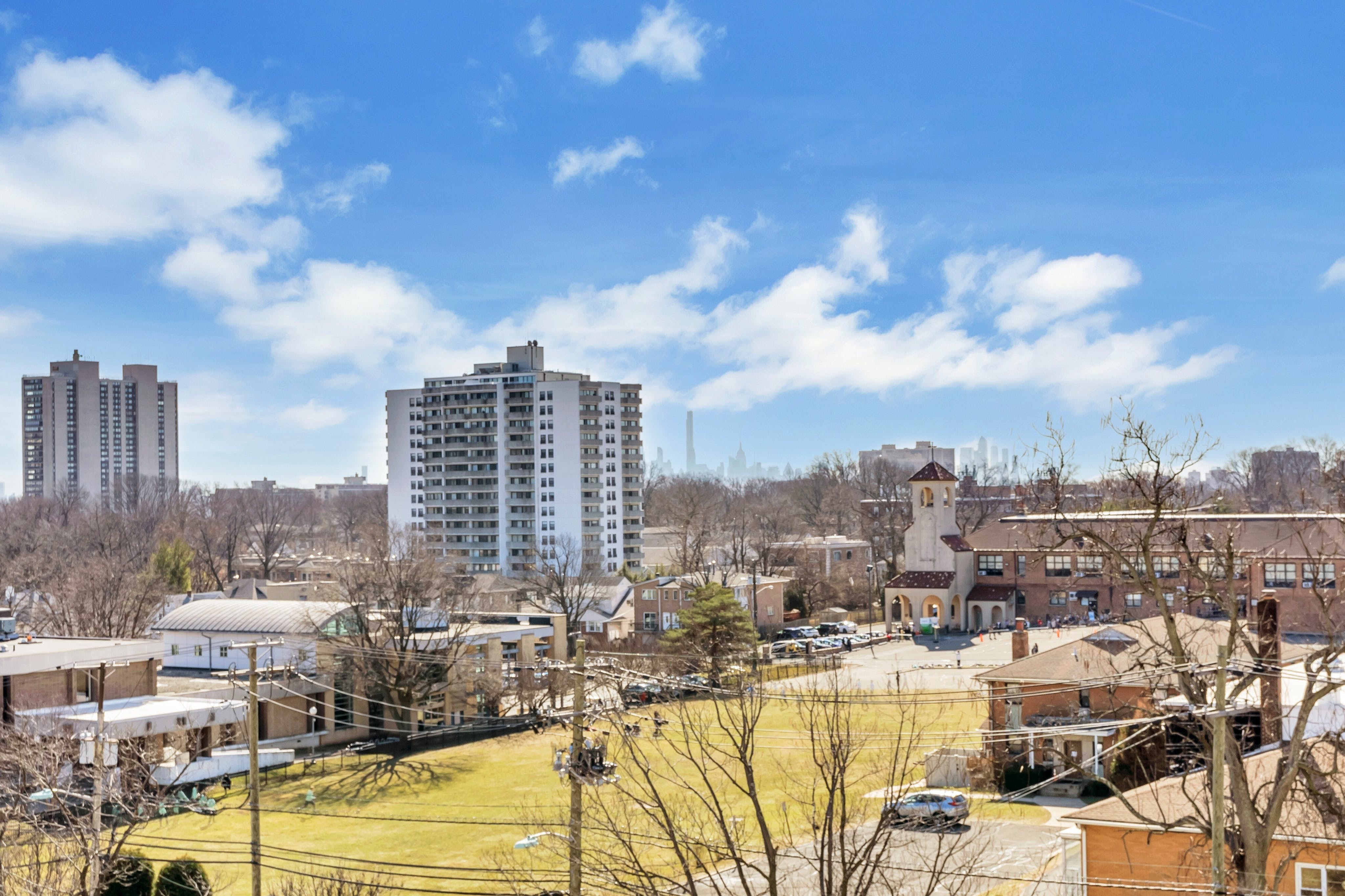 2000 Linwood Ave 7W 