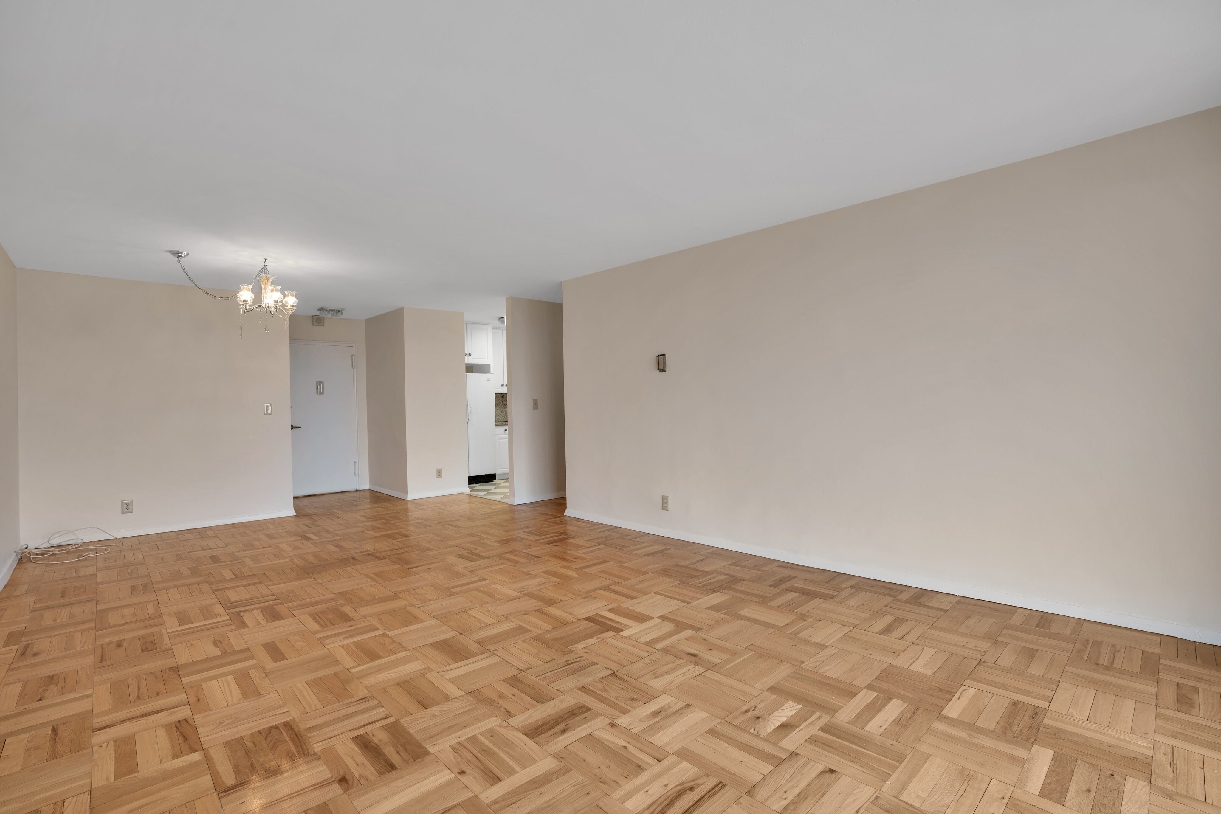 2000 Linwood Avenue, #22L
