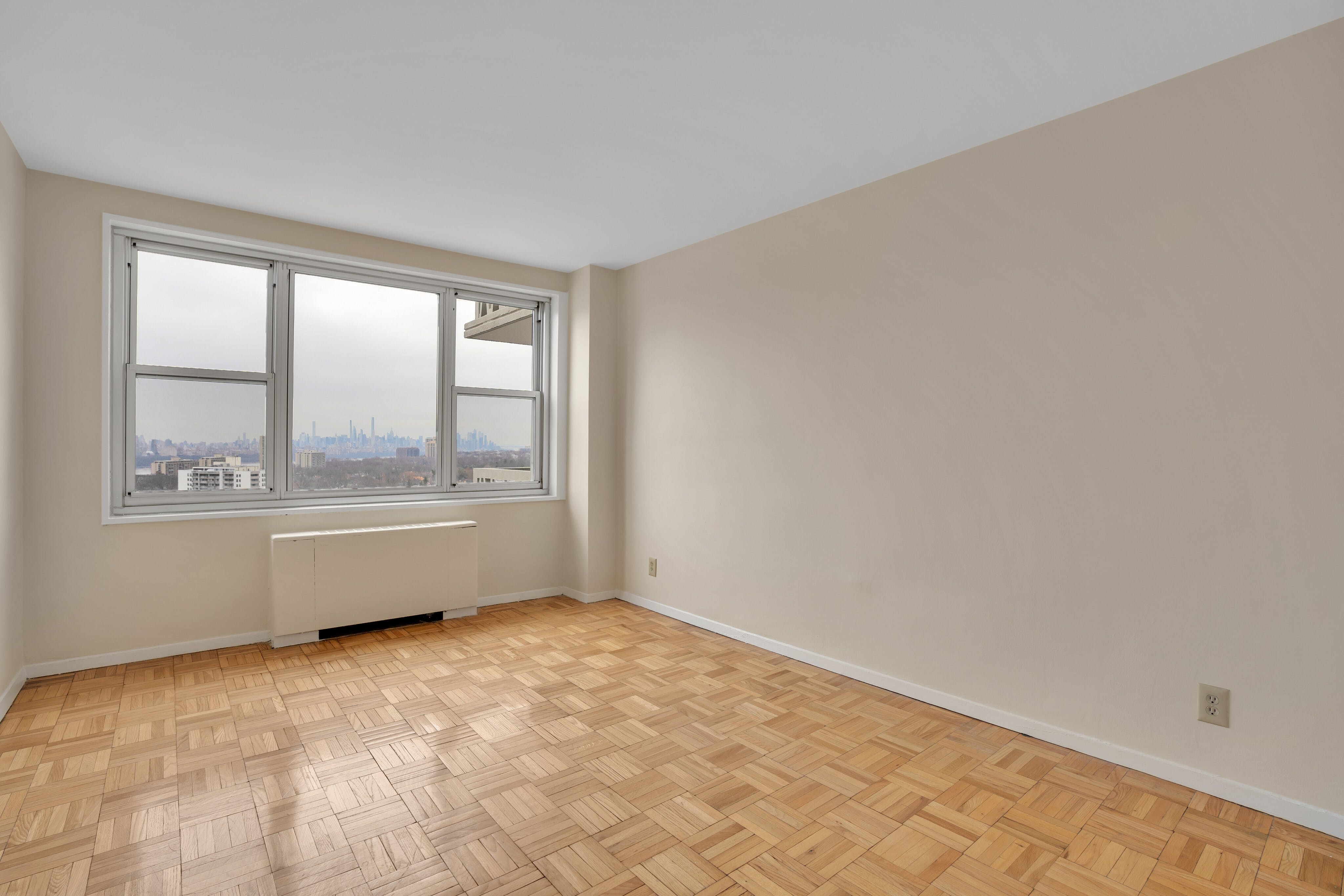 2000 Linwood Avenue, #22L