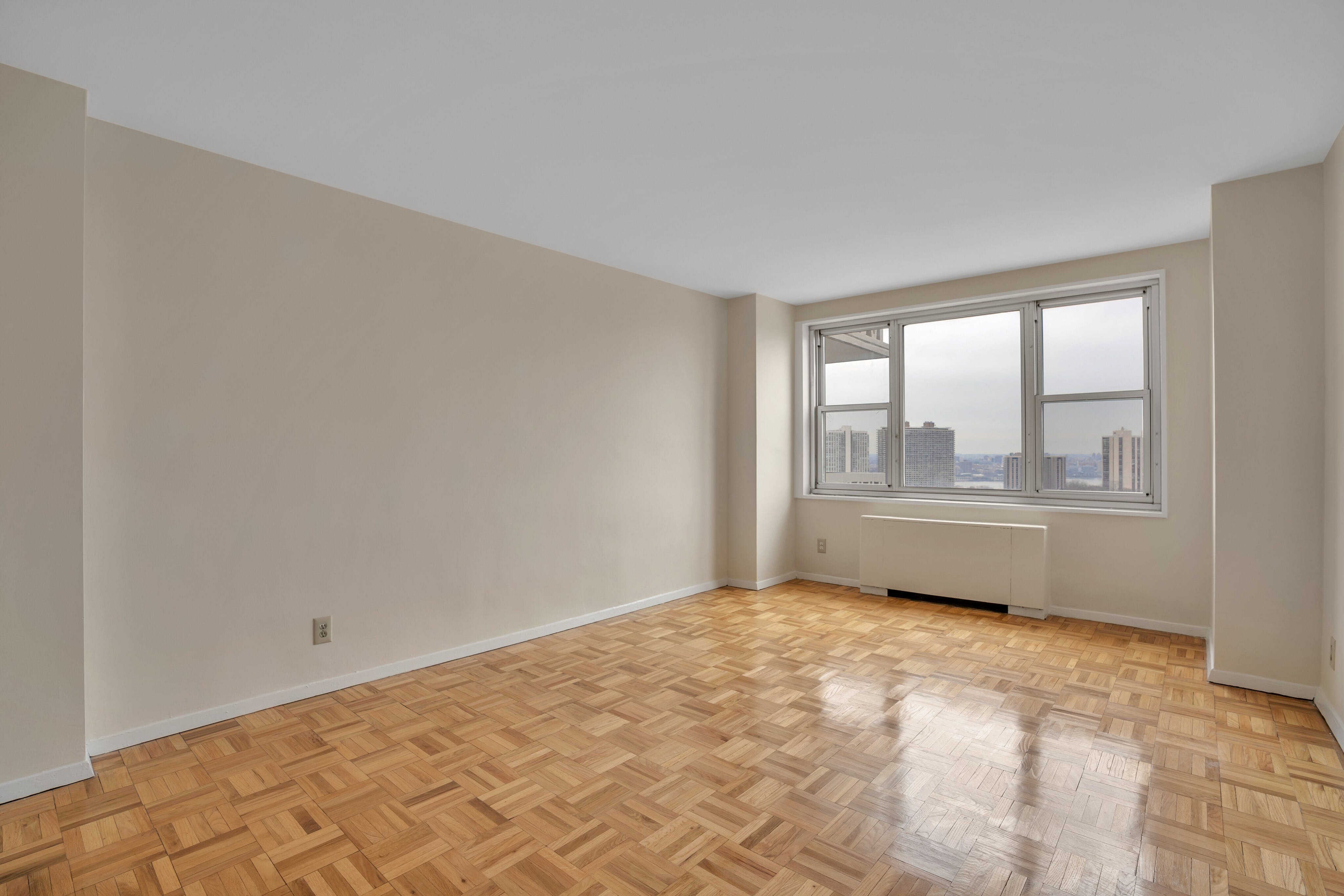 2000 Linwood Avenue, #22L