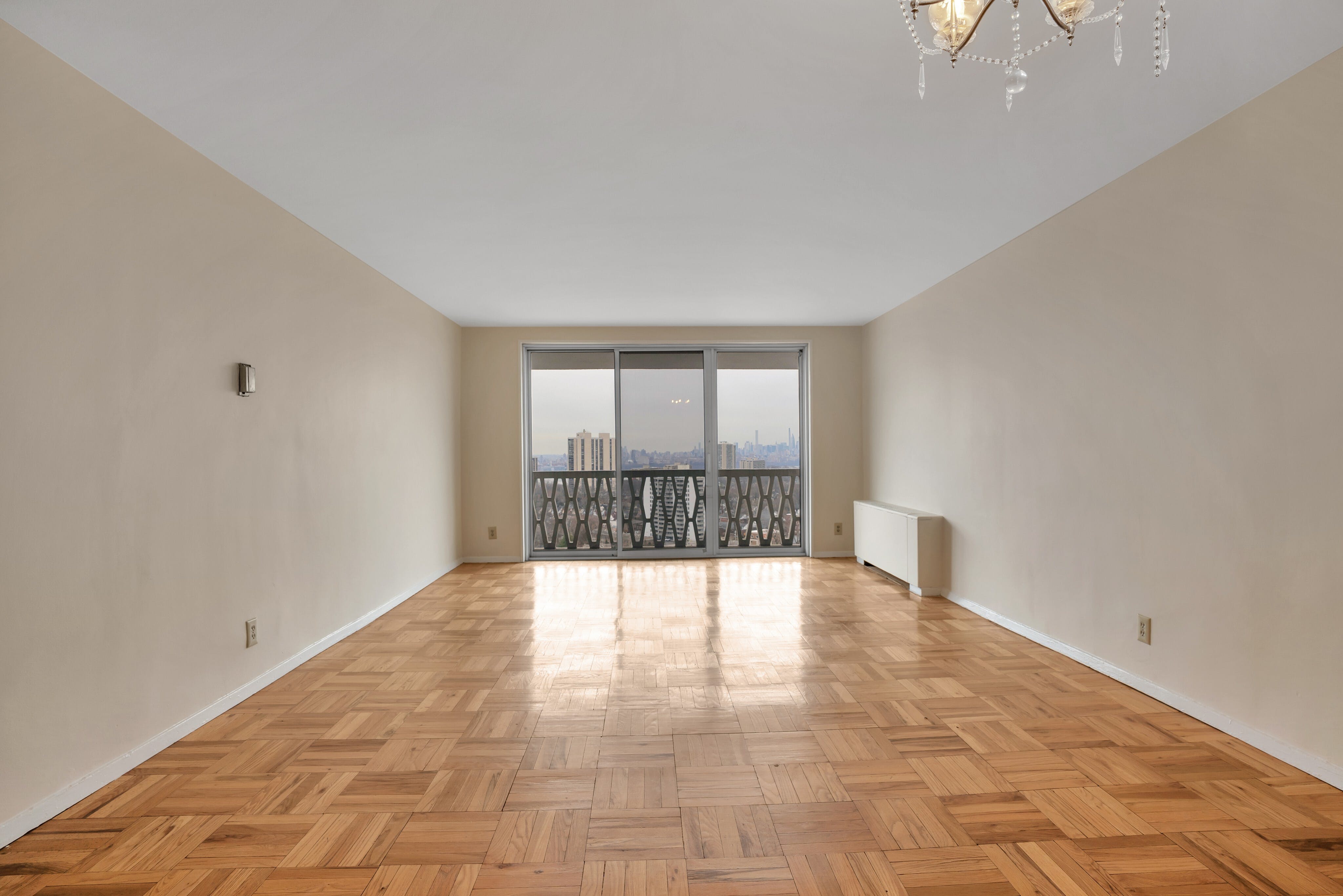 2000 Linwood Avenue, #22L