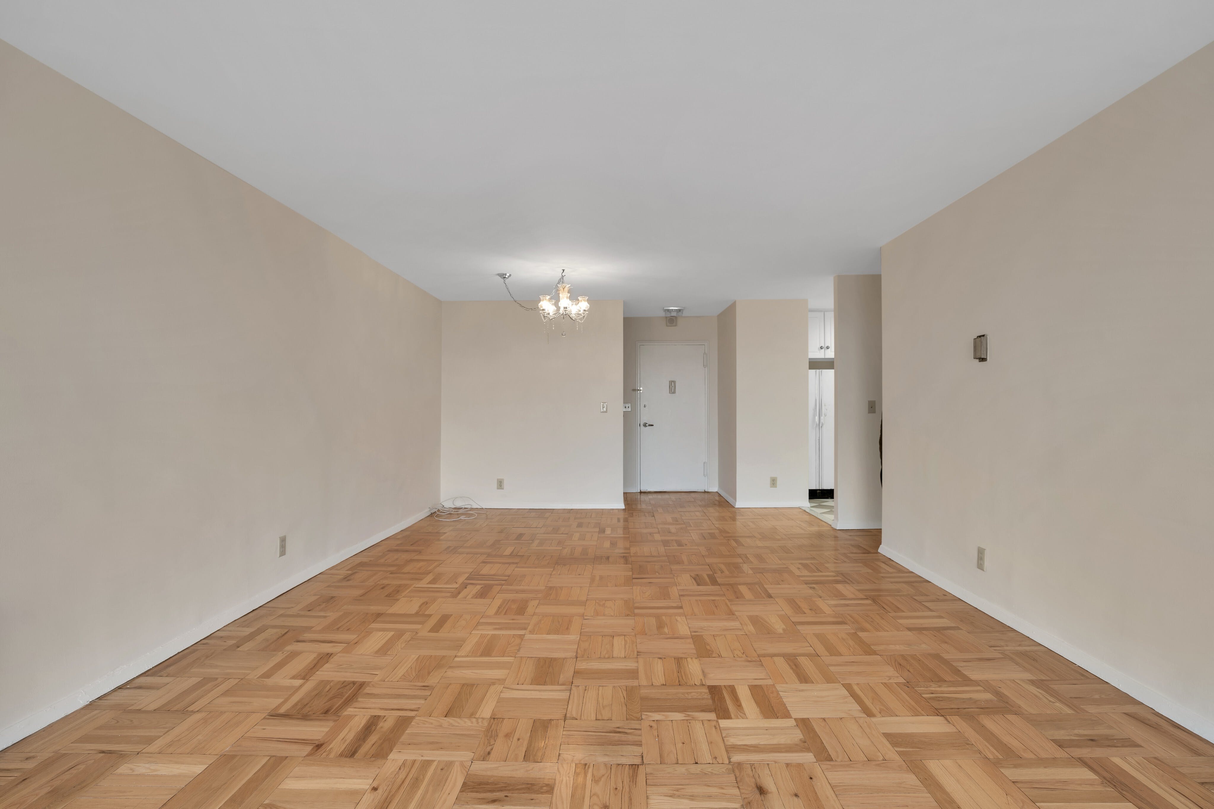 2000 Linwood Avenue, #22L