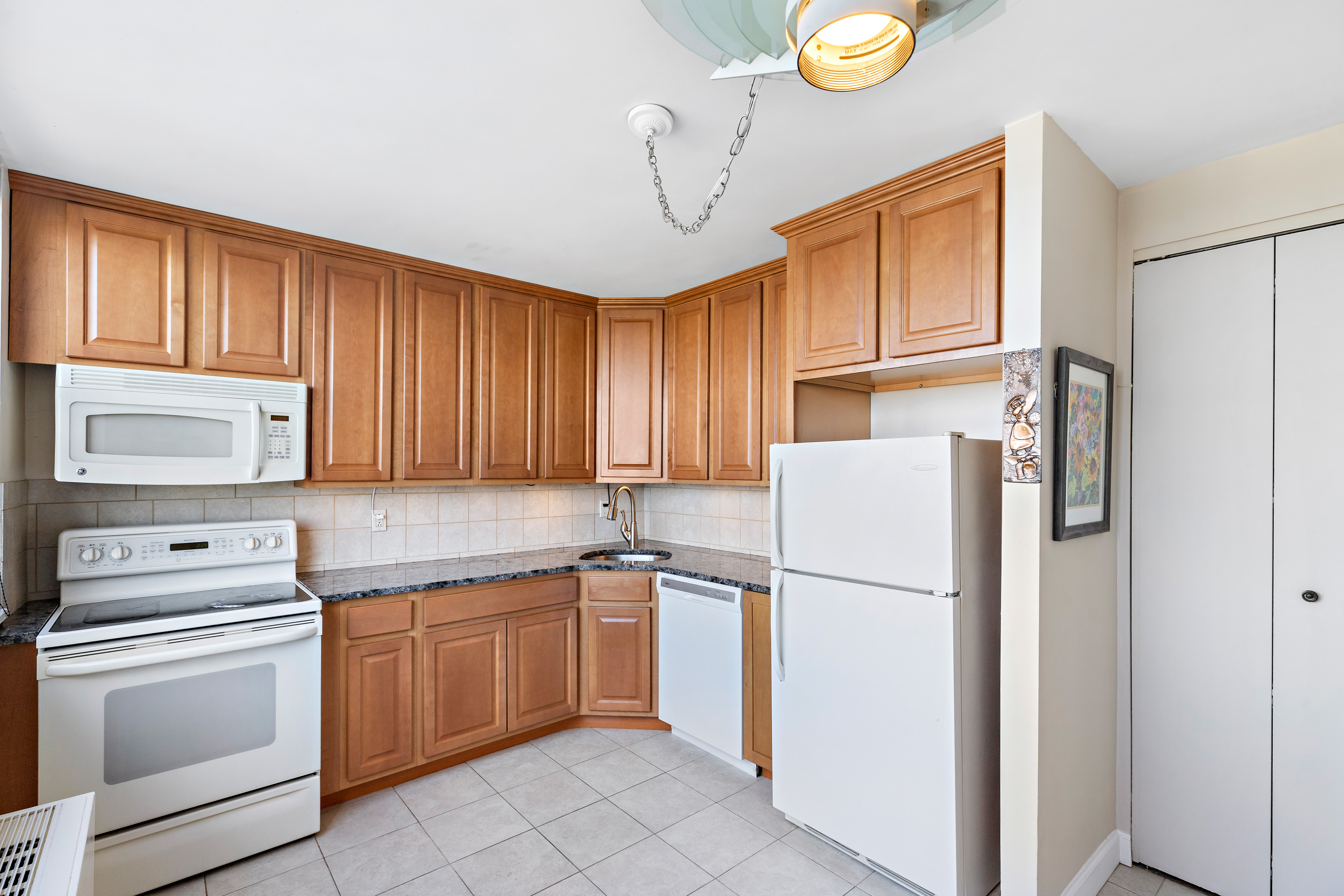 250 Gorge Rd 11L 