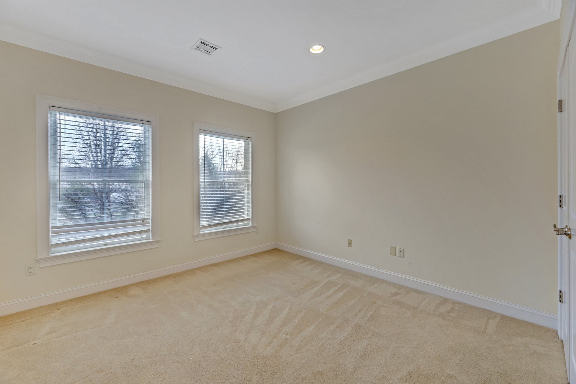 5 Tenakill Park E Unit# 212