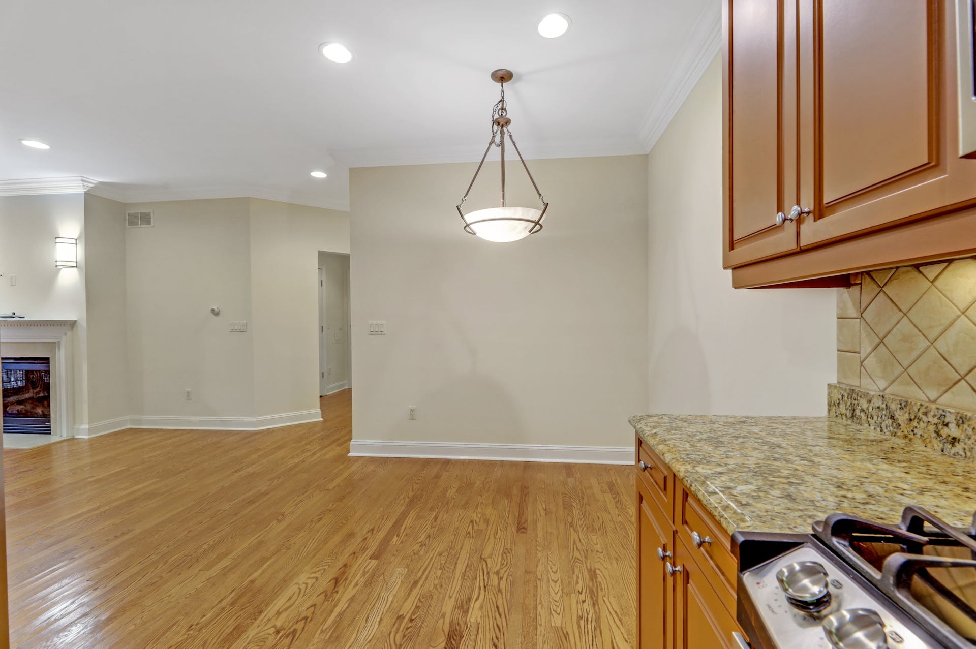 5 Tenakill Park E Unit# 212