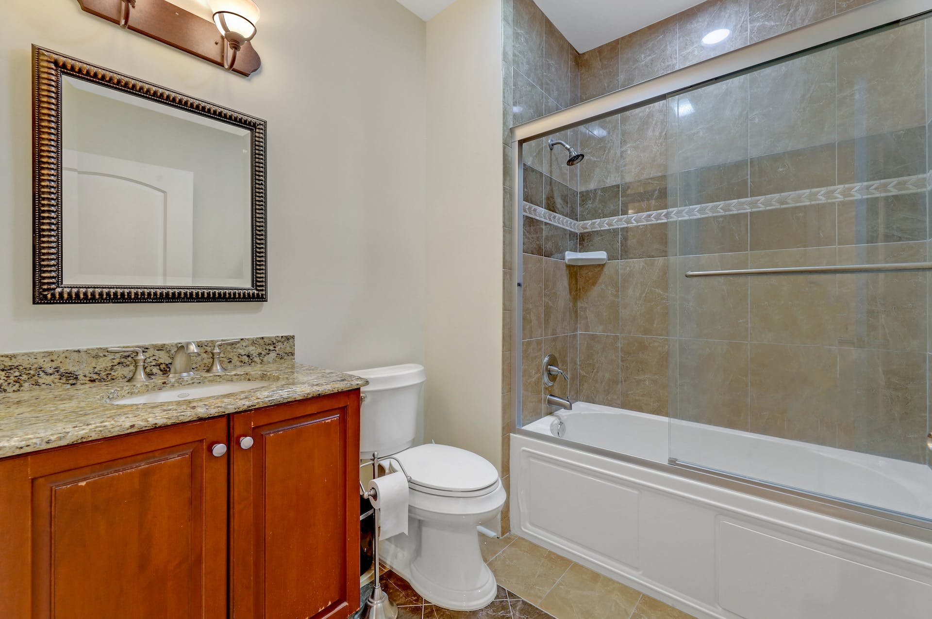 5 Tenakill Park E Unit# 212