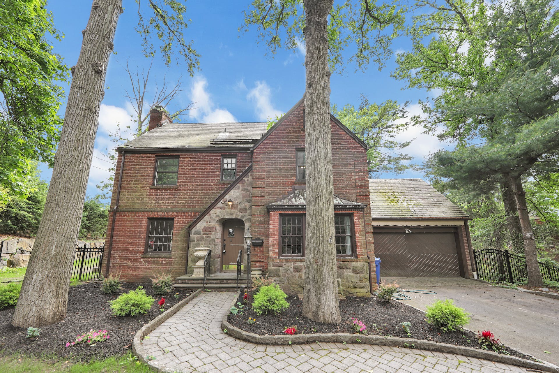 400 Booth Avenue