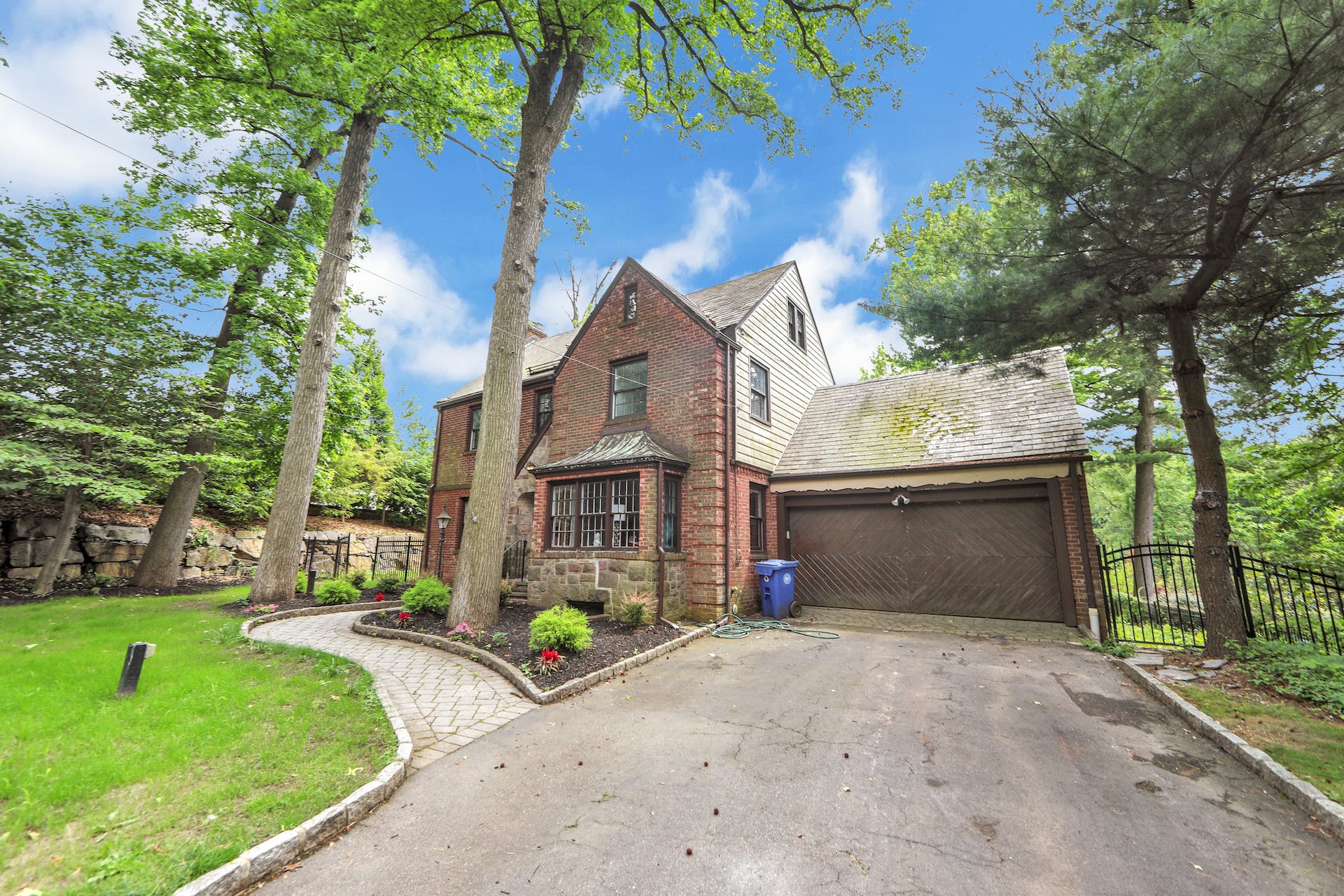 400 Booth Avenue