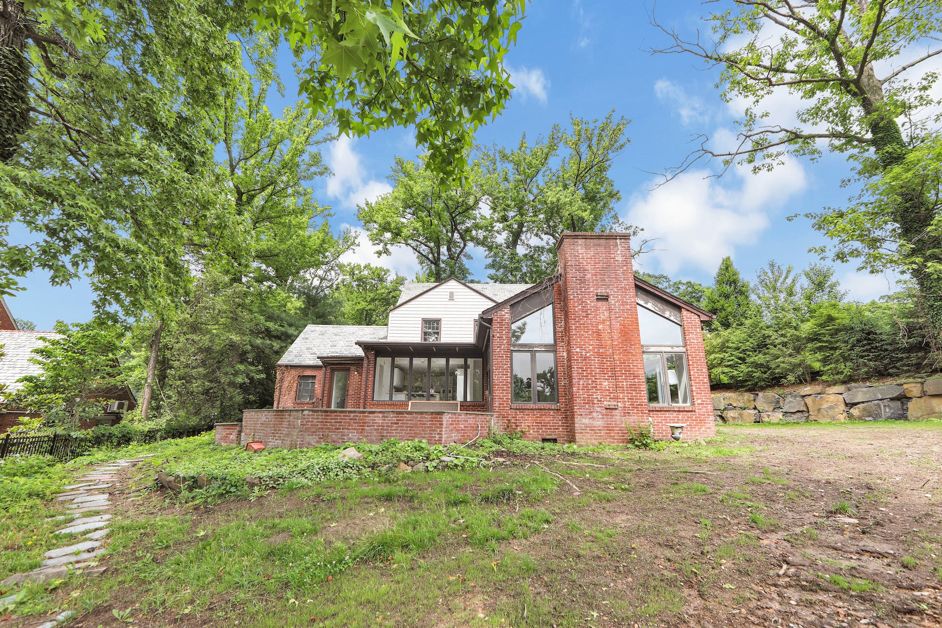 400 Booth Avenue