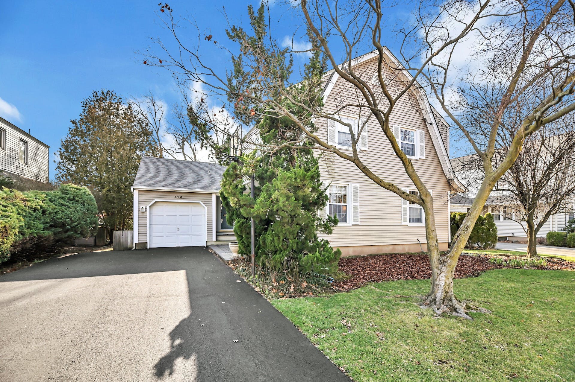 4-26 2nd Street 