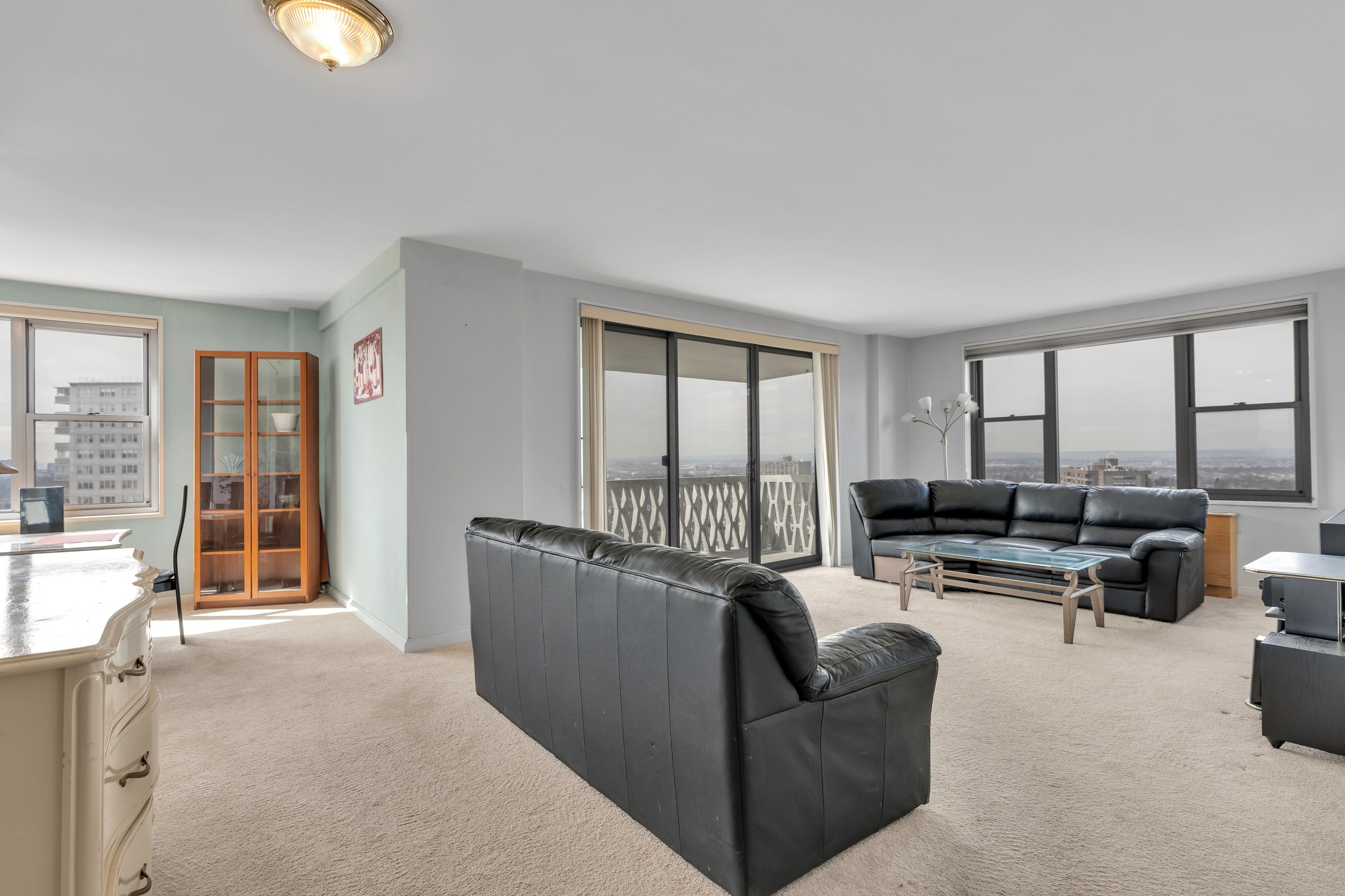 2100 Linwood Avenue Unit# 19J