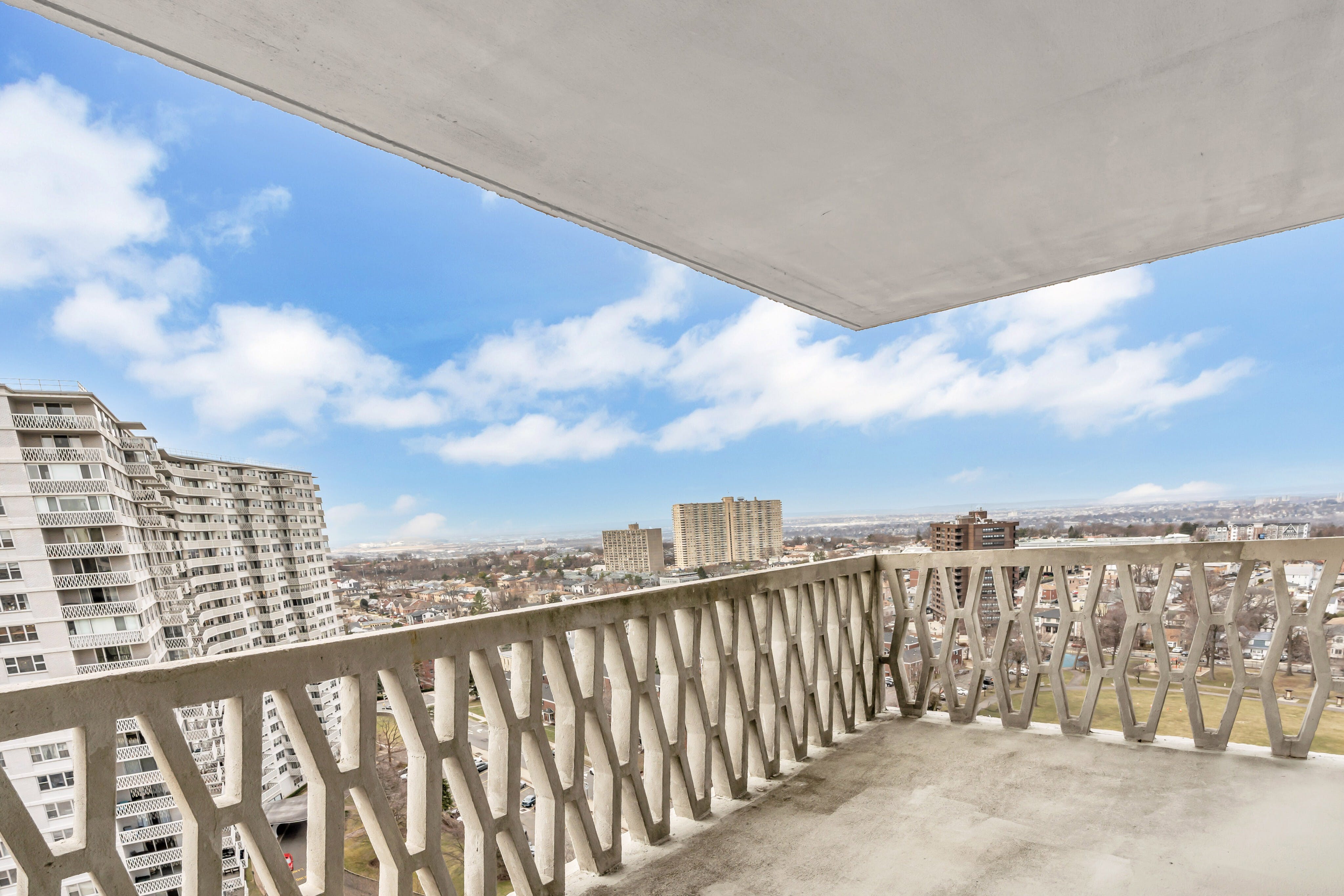 2100 Linwood Avenue Unit# 19J