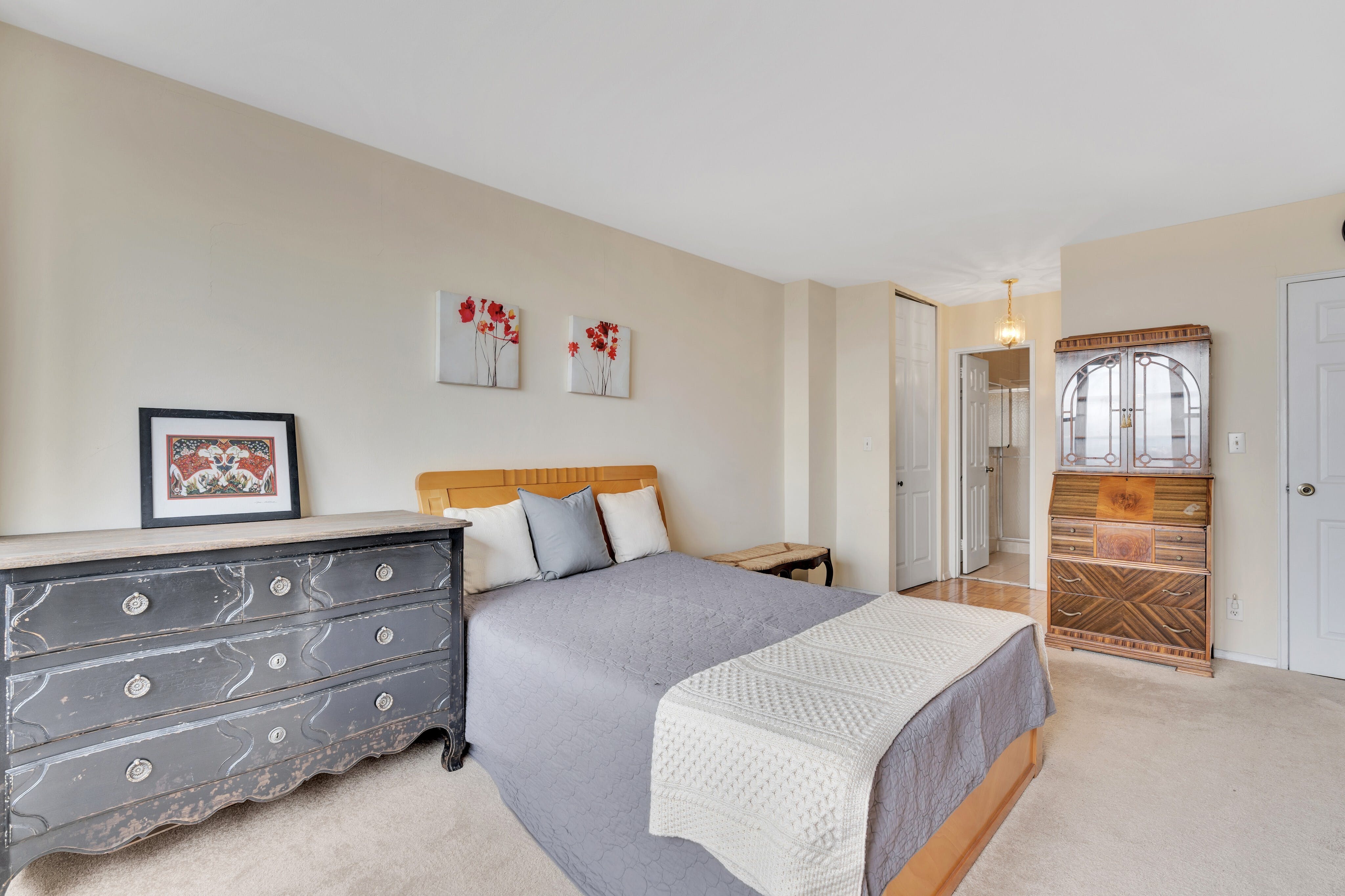 2100 Linwood Avenue Unit# 19J