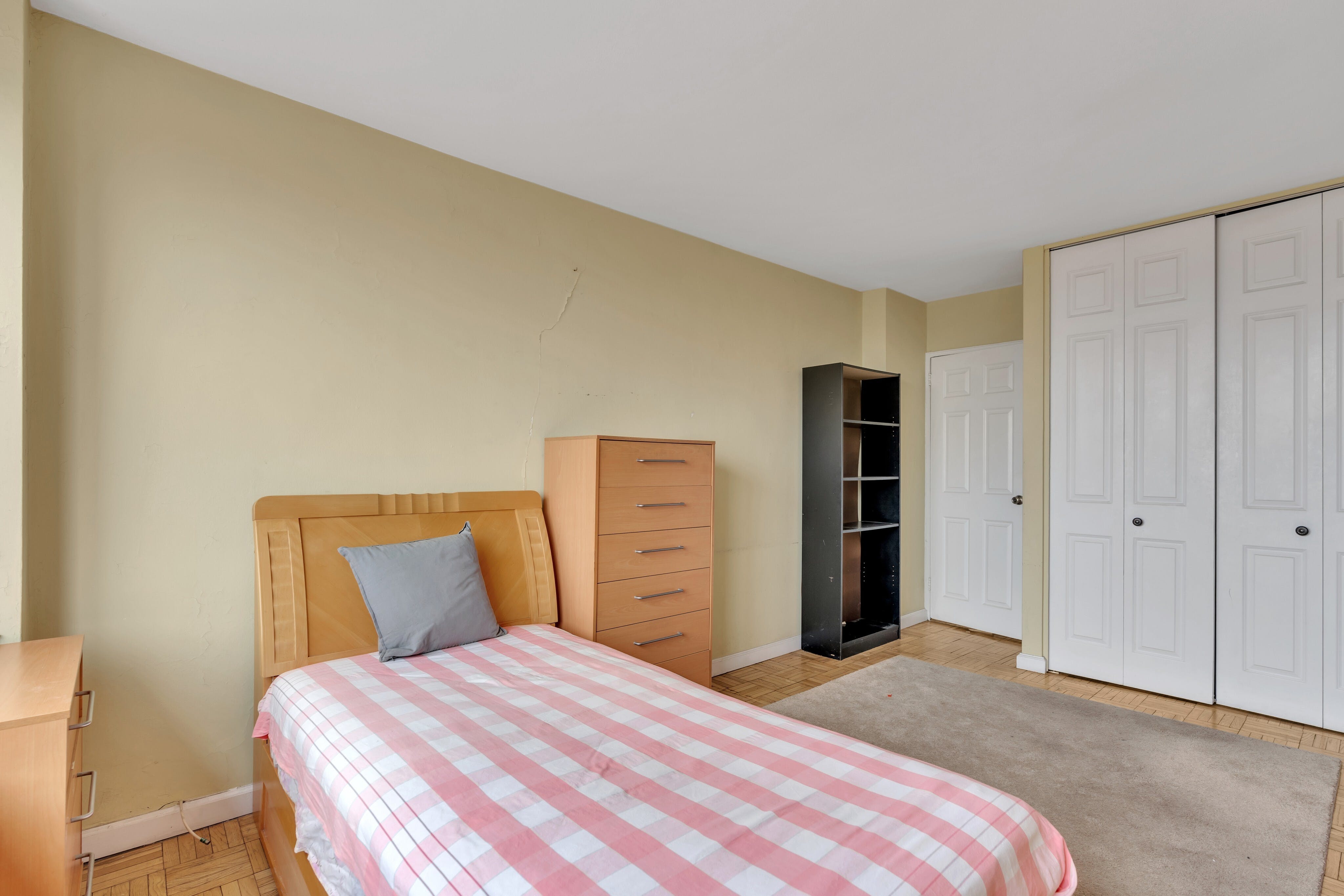2100 Linwood Avenue Unit# 19J