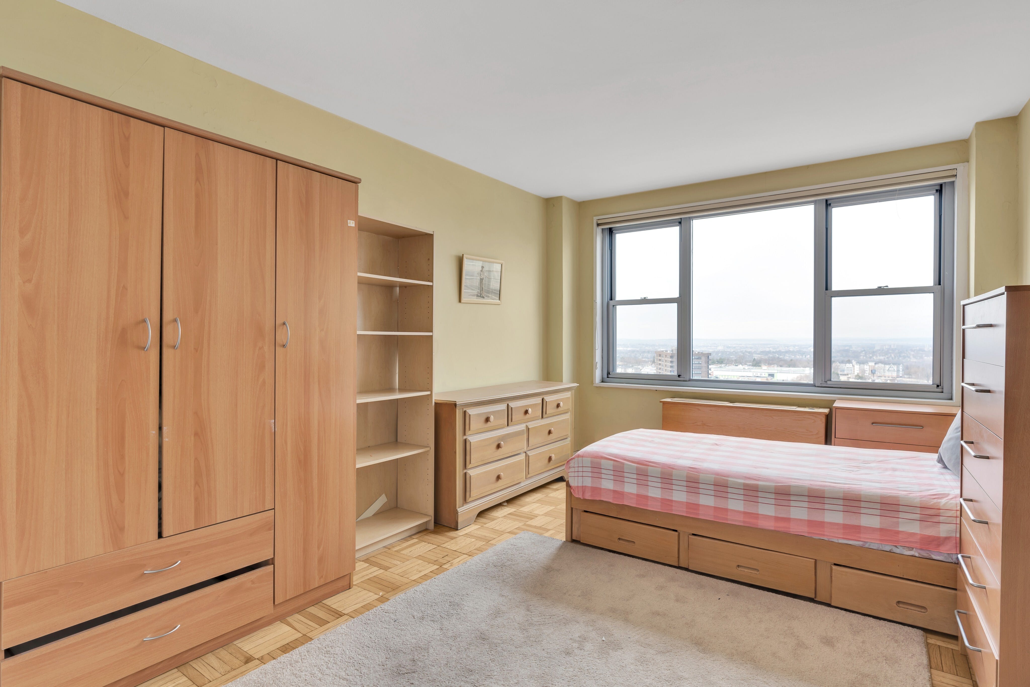 2100 Linwood Avenue Unit# 19J