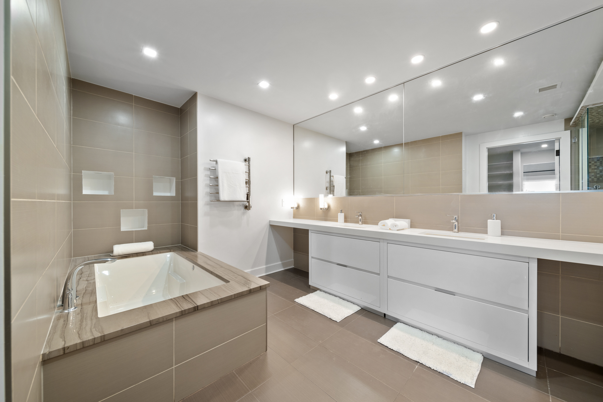1225 River Road, #4C 