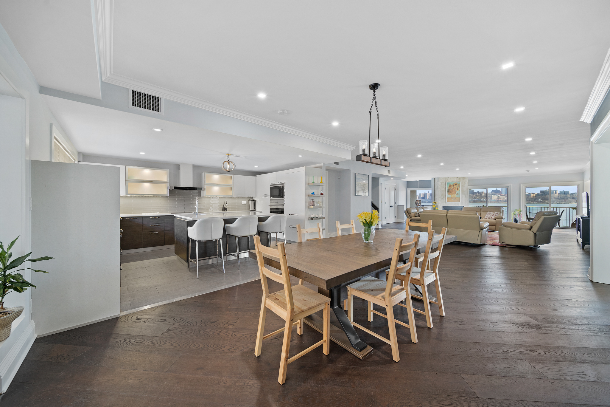 1225 River Road, #4C 