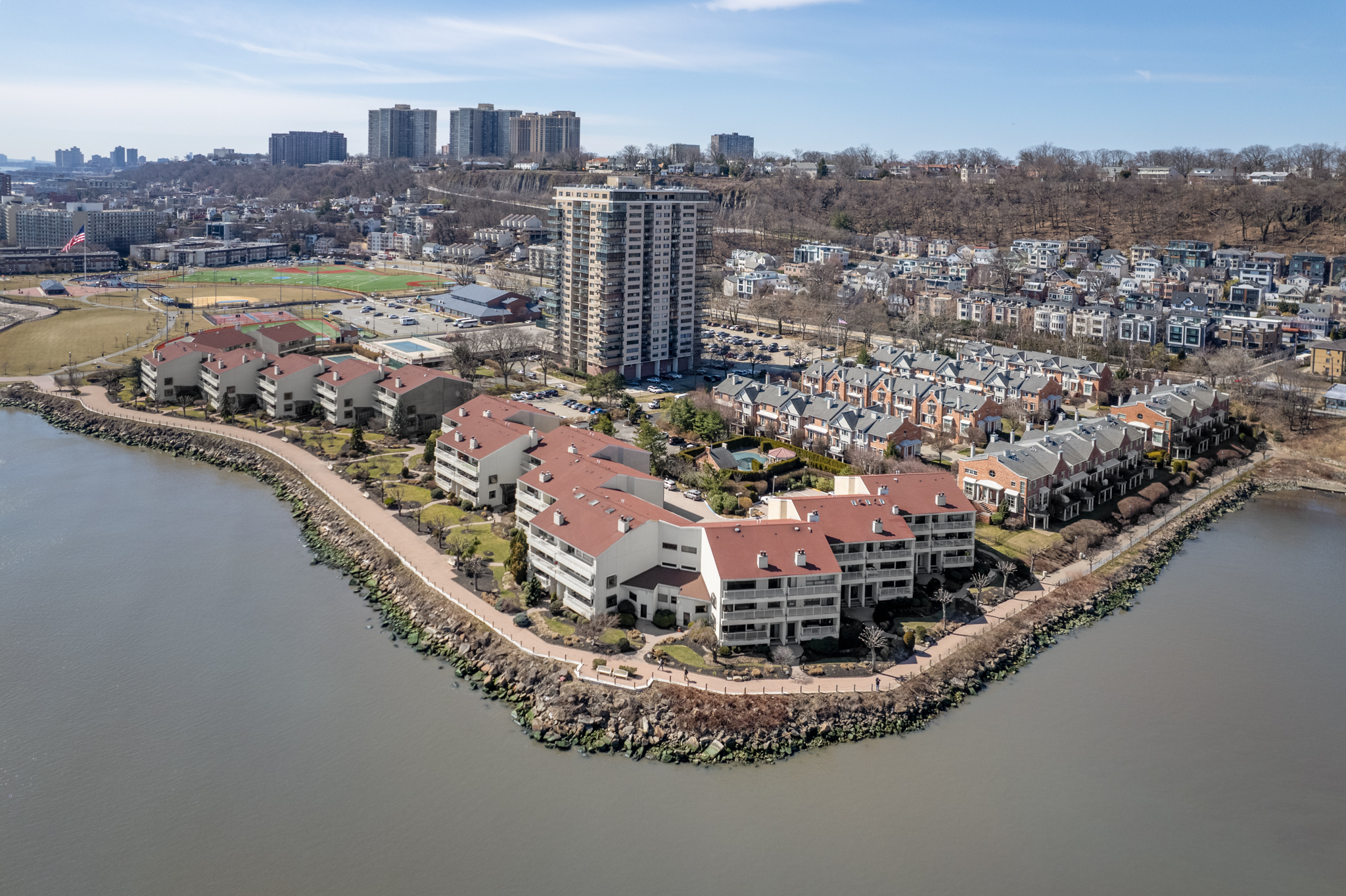 1225 River Road, #4C 