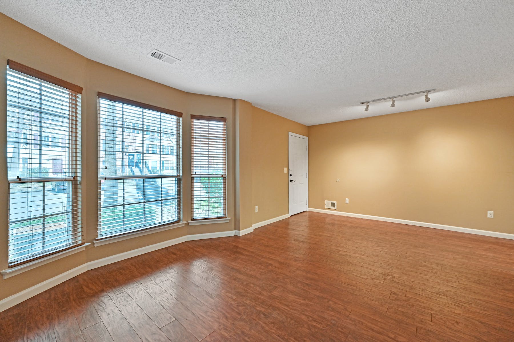 287 Larch Lane 