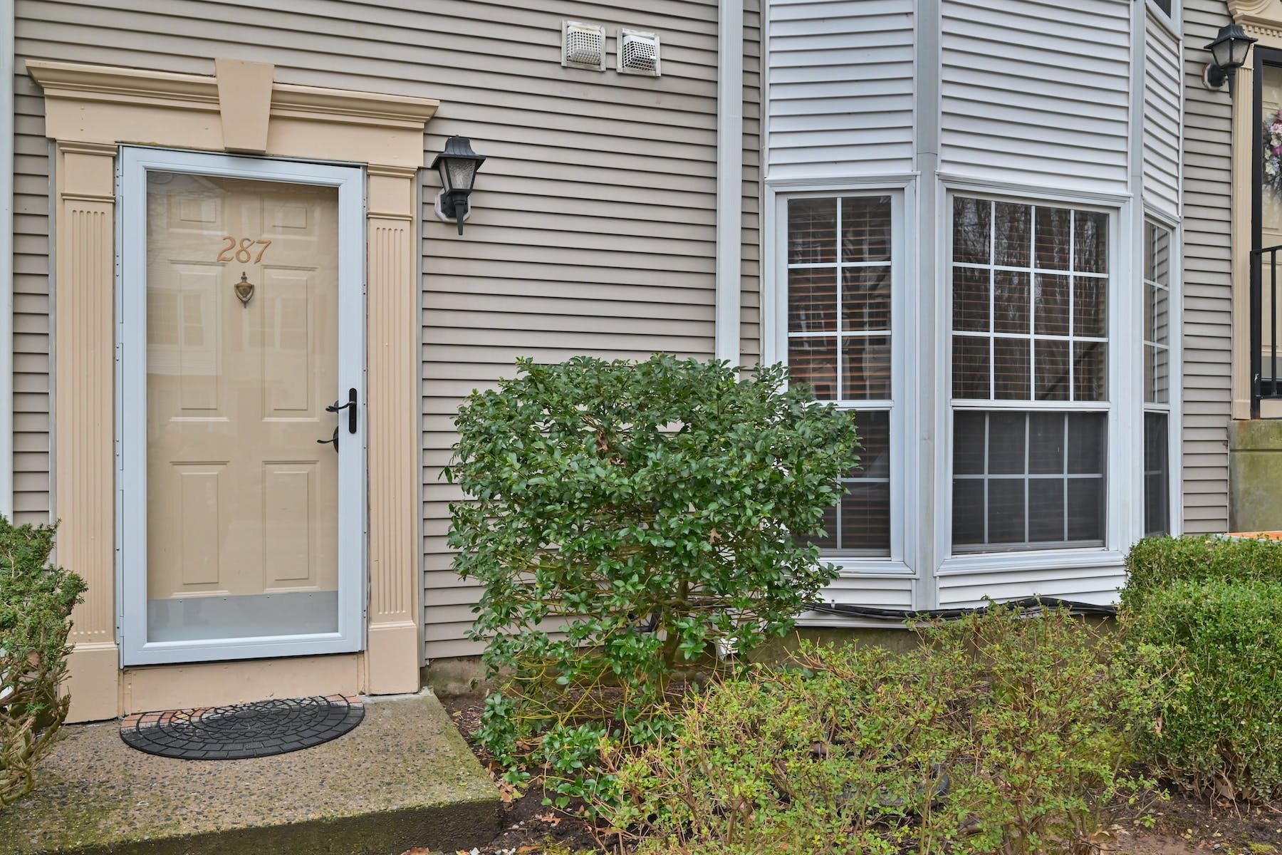 287 Larch Lane 