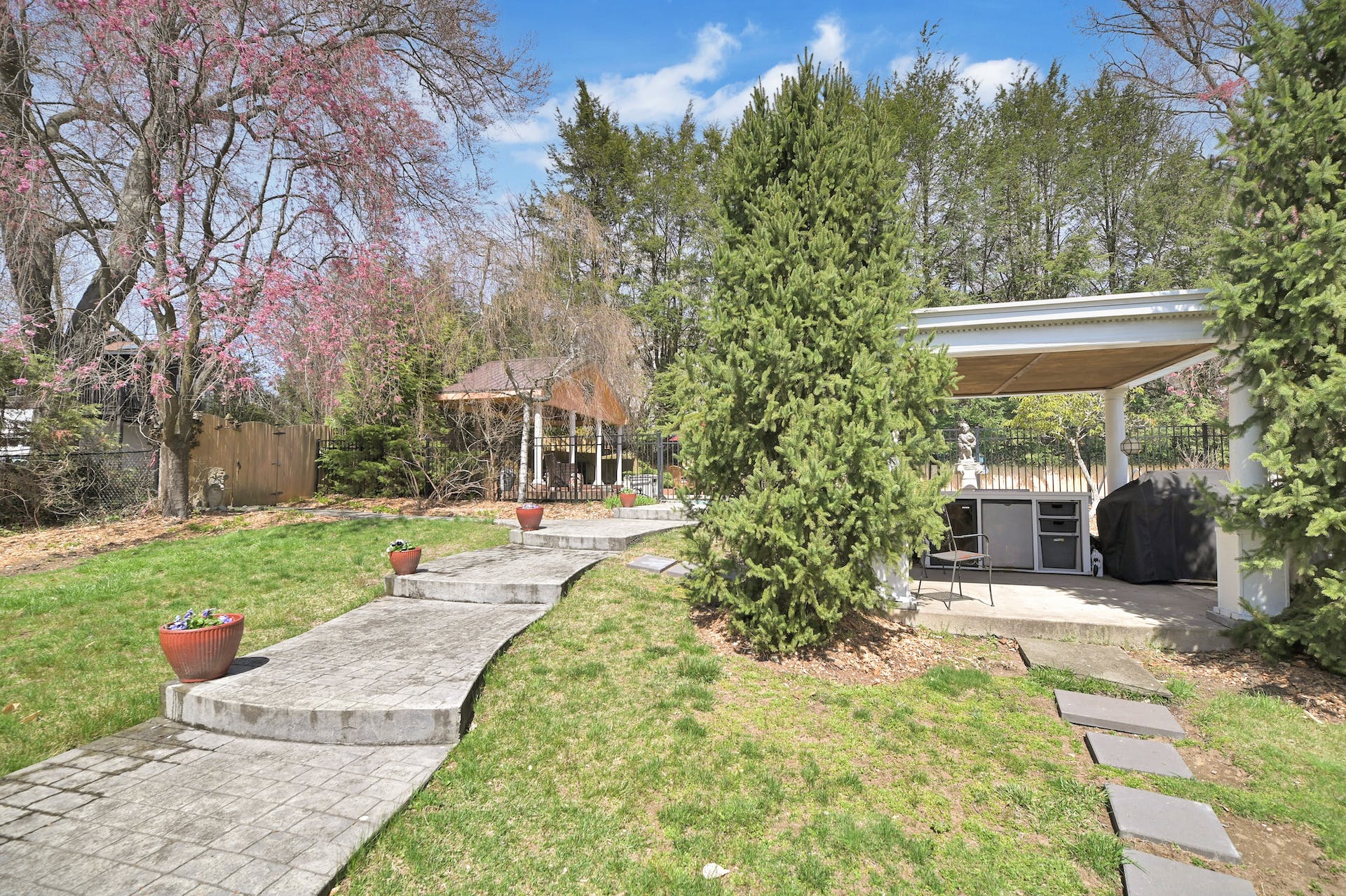 88 Vreeland Avenue 