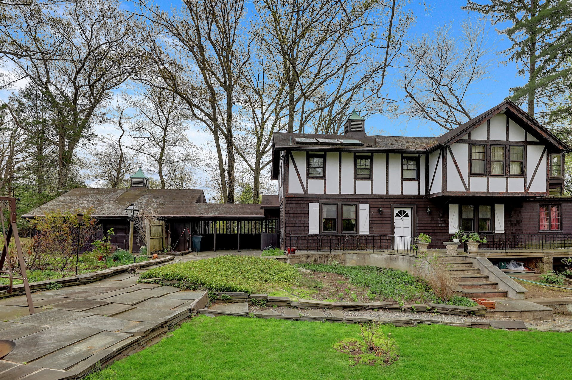 27 Warren Lane 