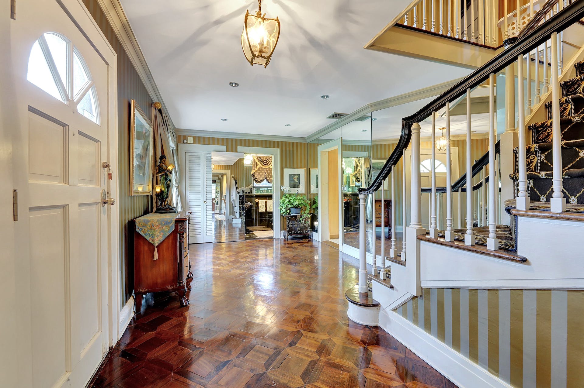 27 Warren Lane 