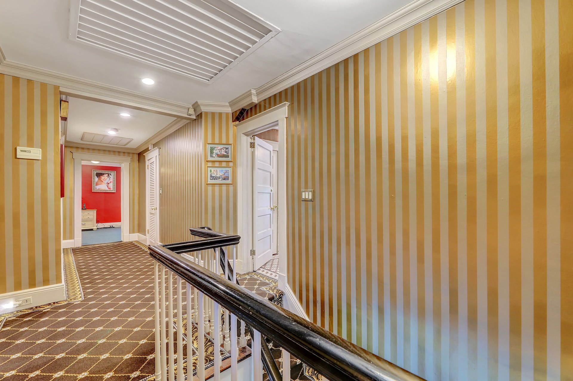 27 Warren Lane 