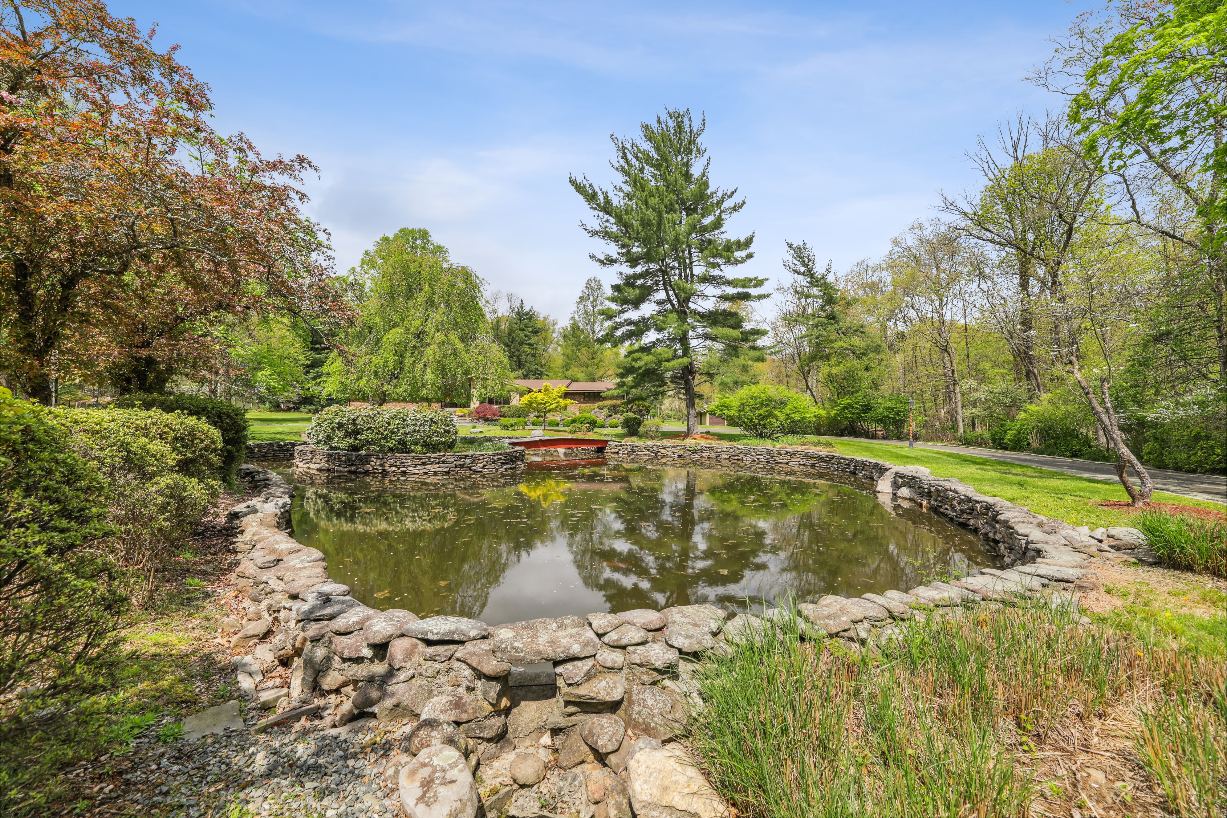 11 Deertrail Road 