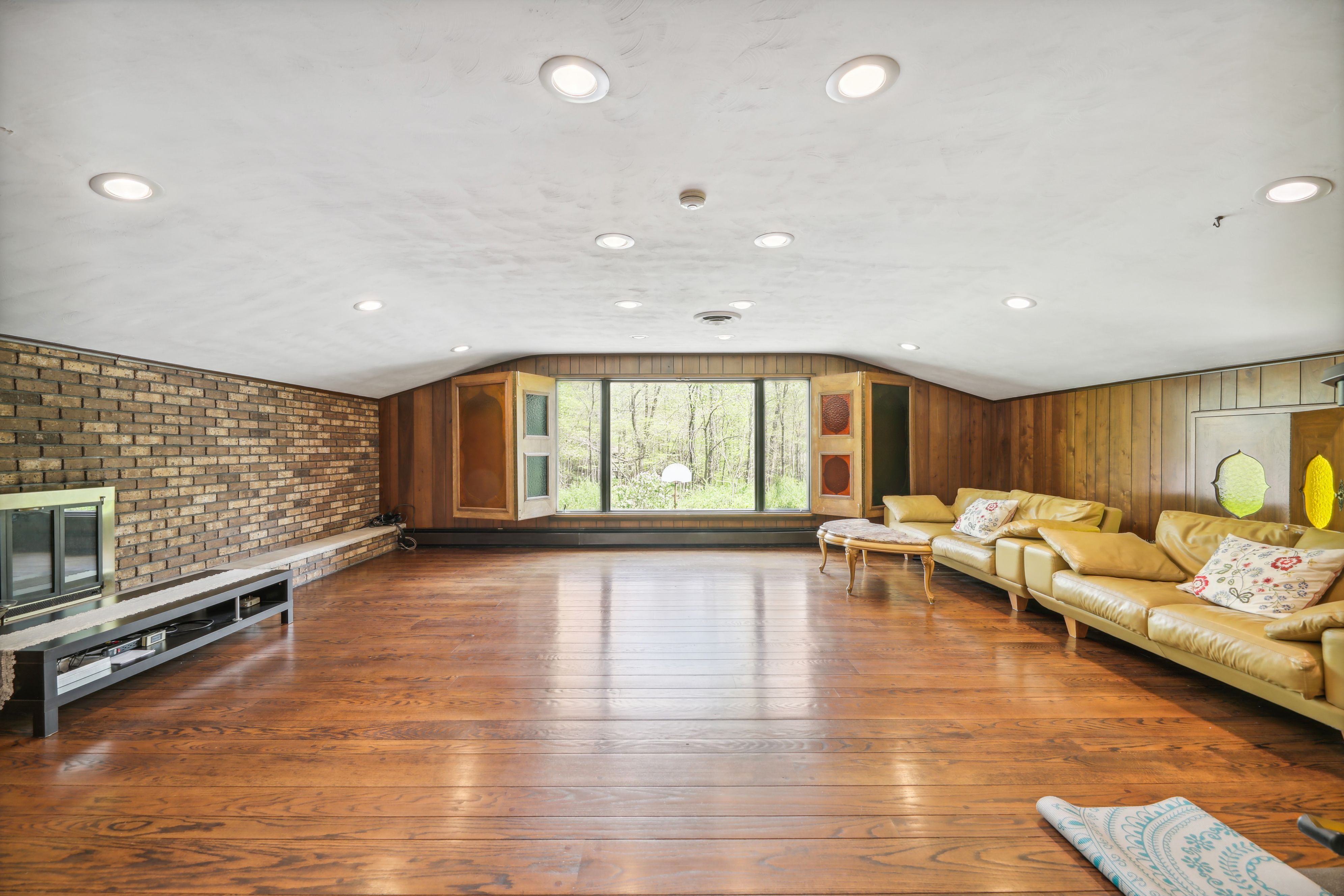 11 Deertrail Road 