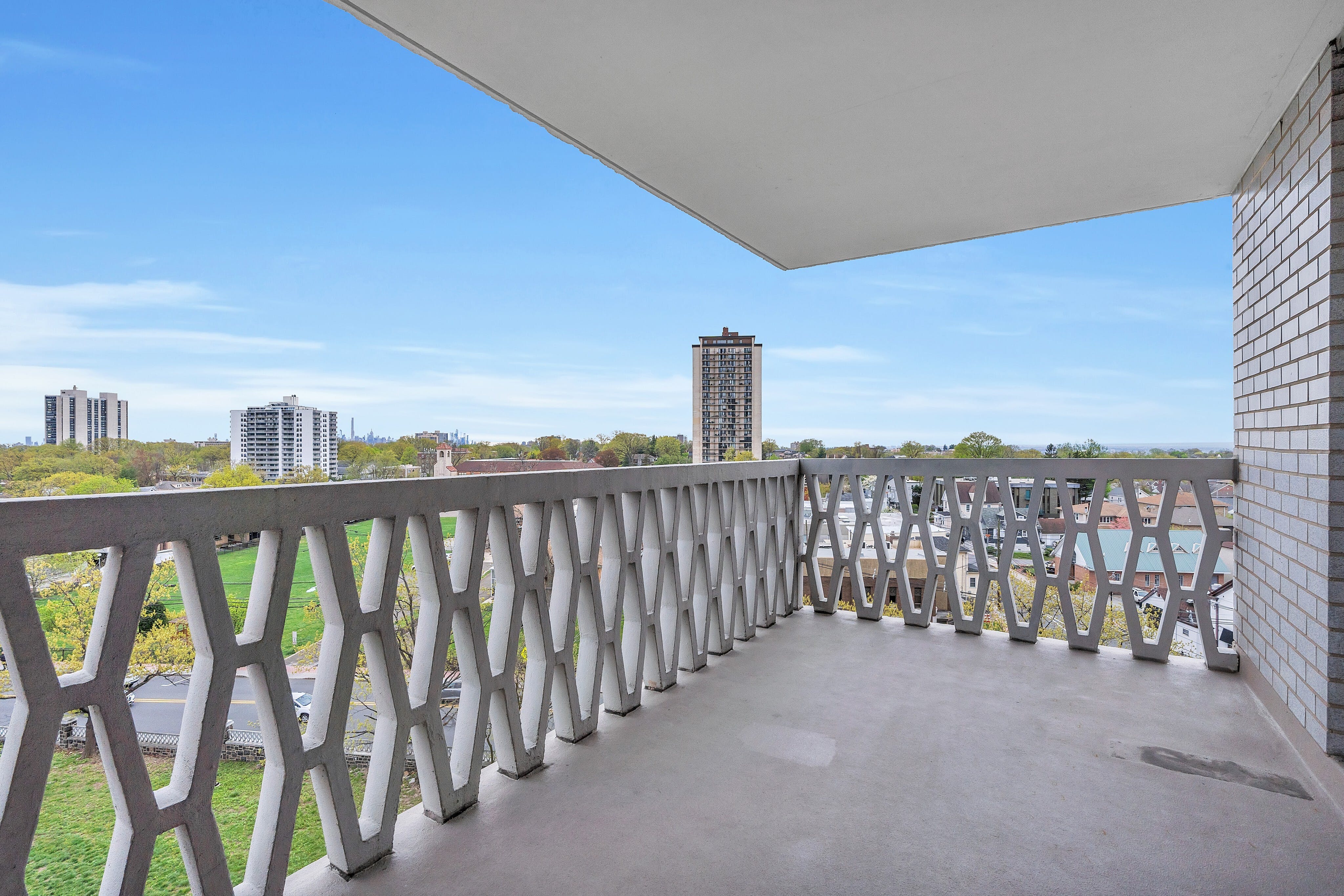 2000 Linwood Avenue Unit# 8W