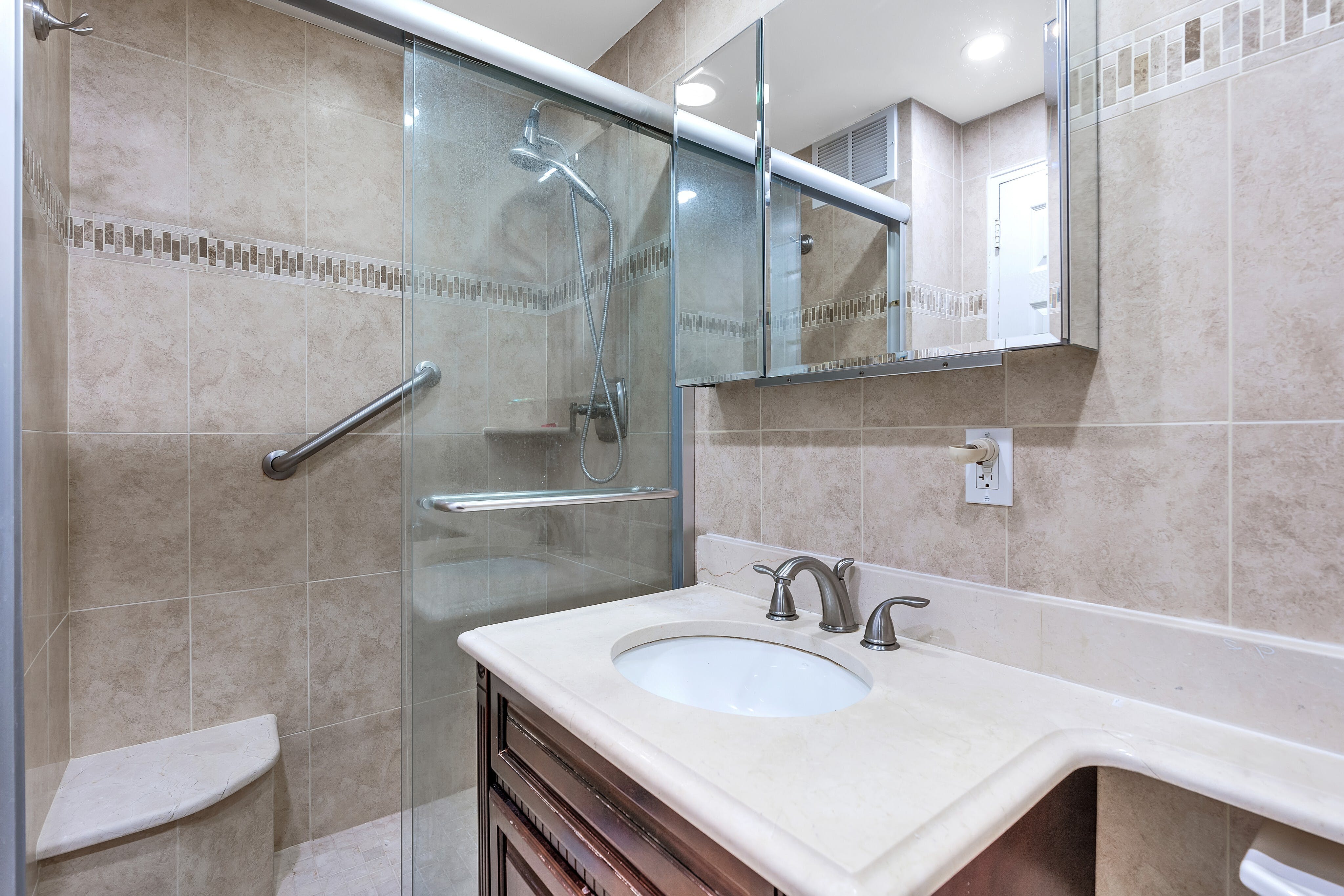2000 Linwood Avenue Unit# 8W