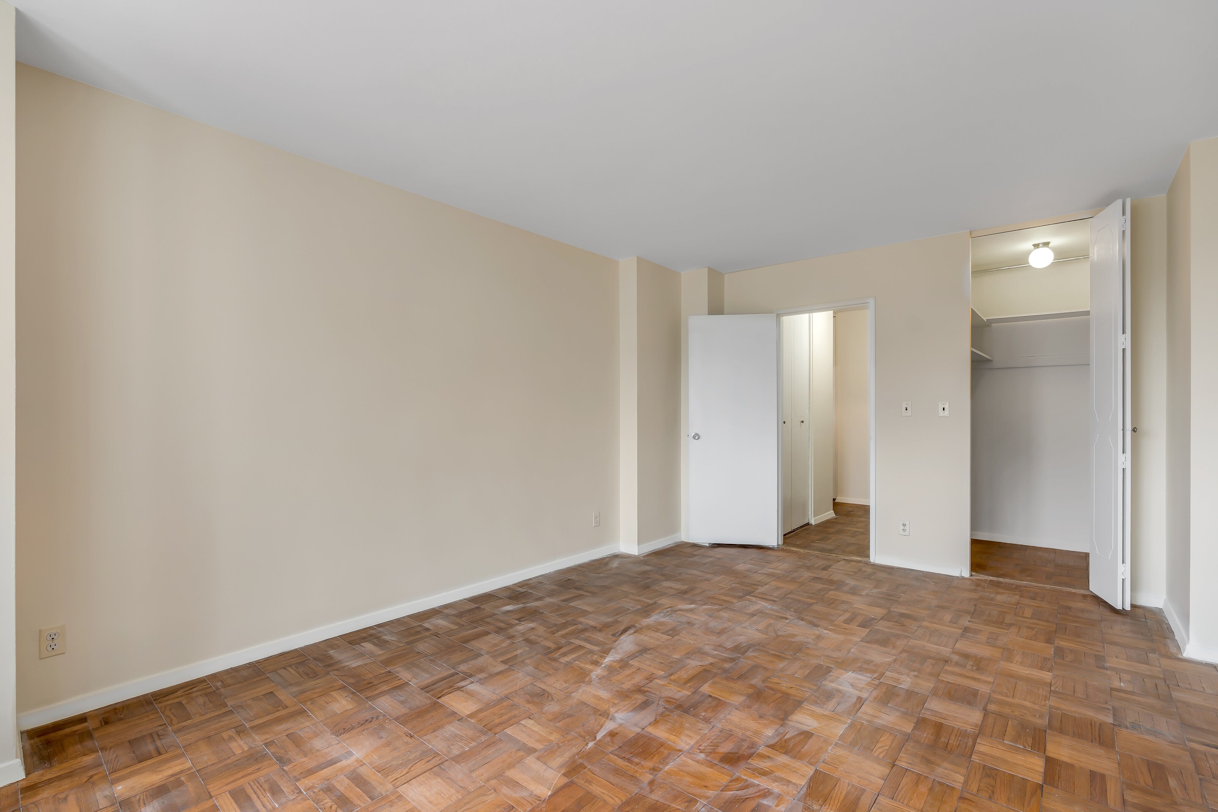 2000 Linwood Avenue Unit# 9U
