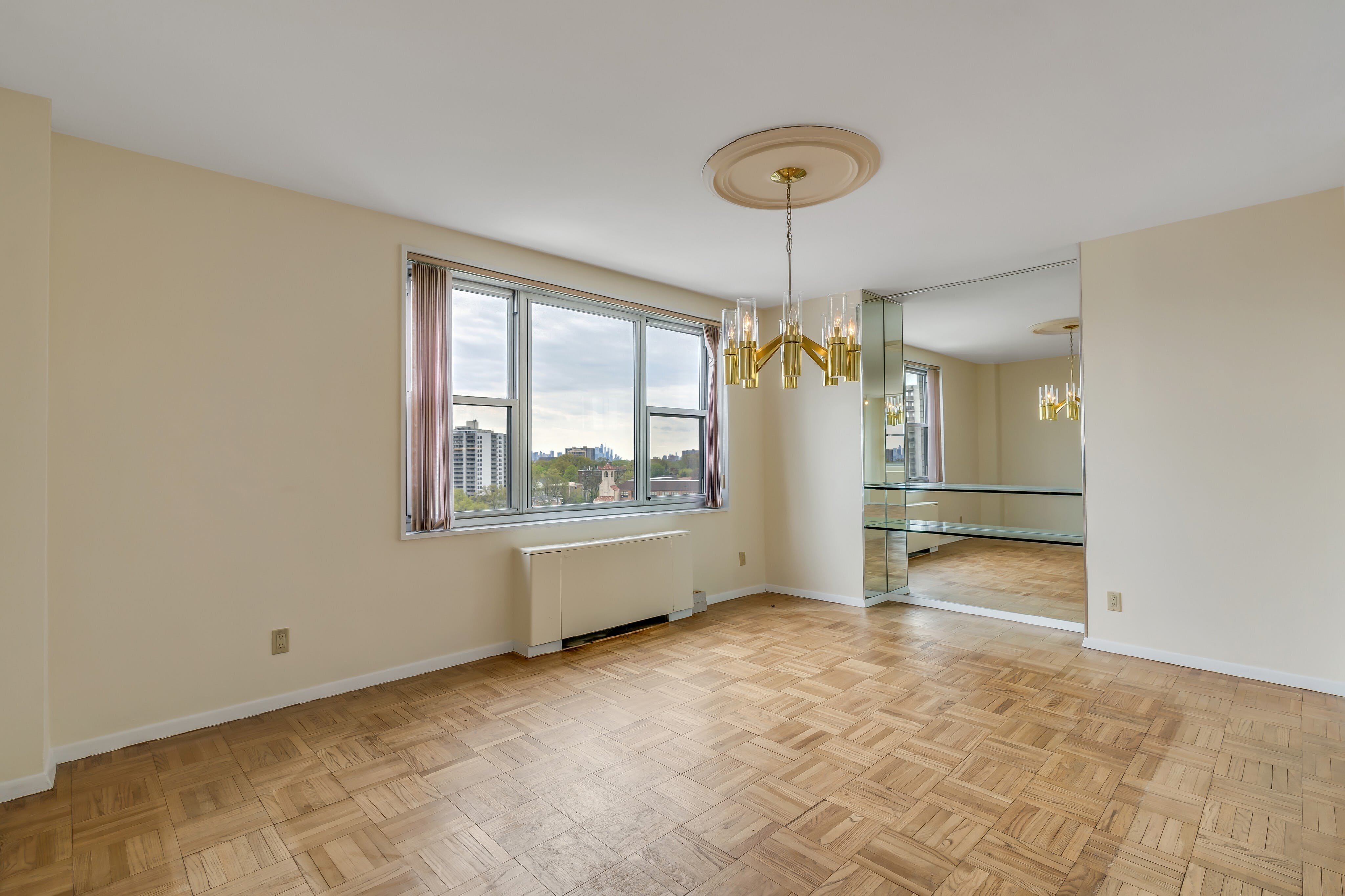 2000 Linwood Avenue, #9V 