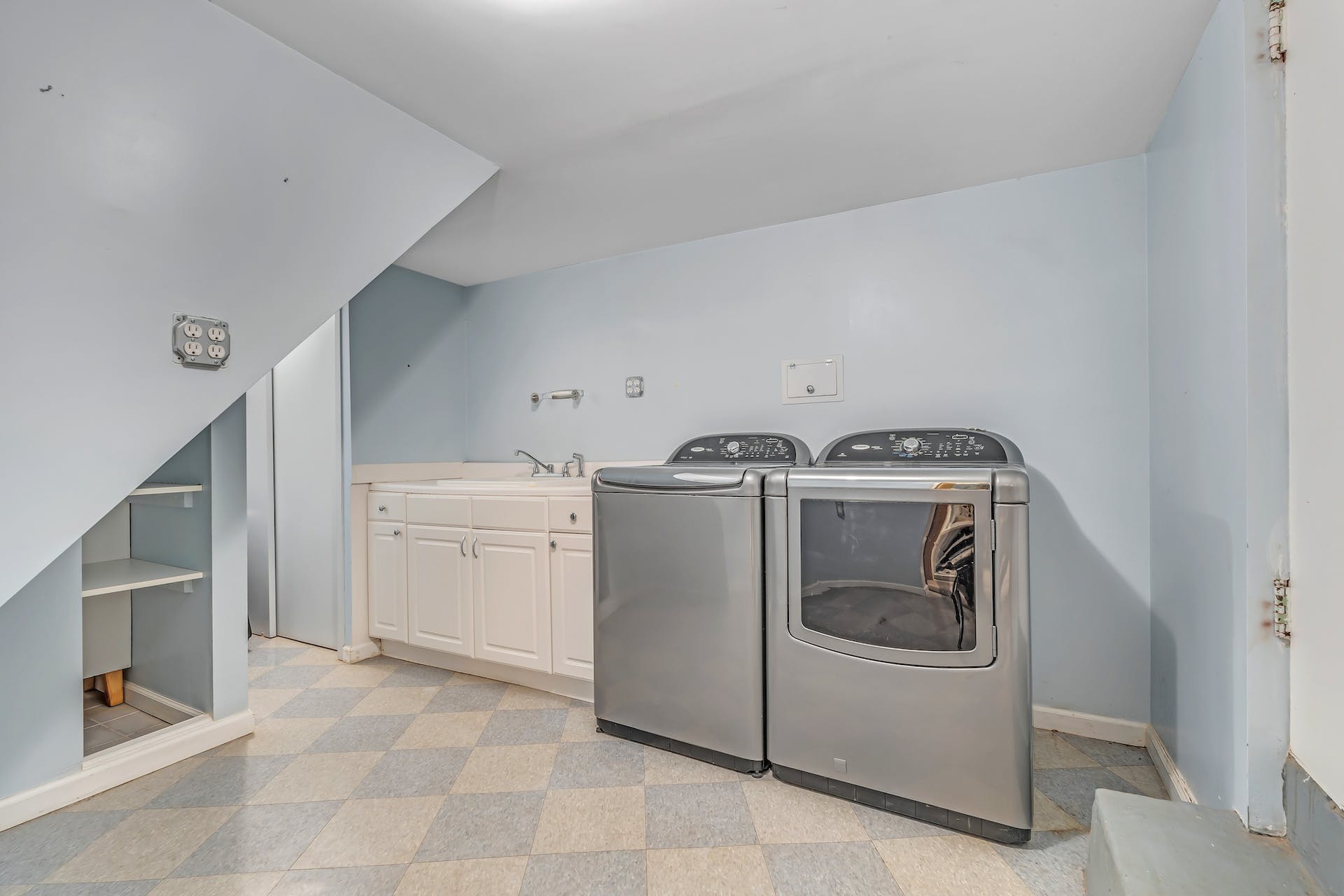 293 Riveredge Road 