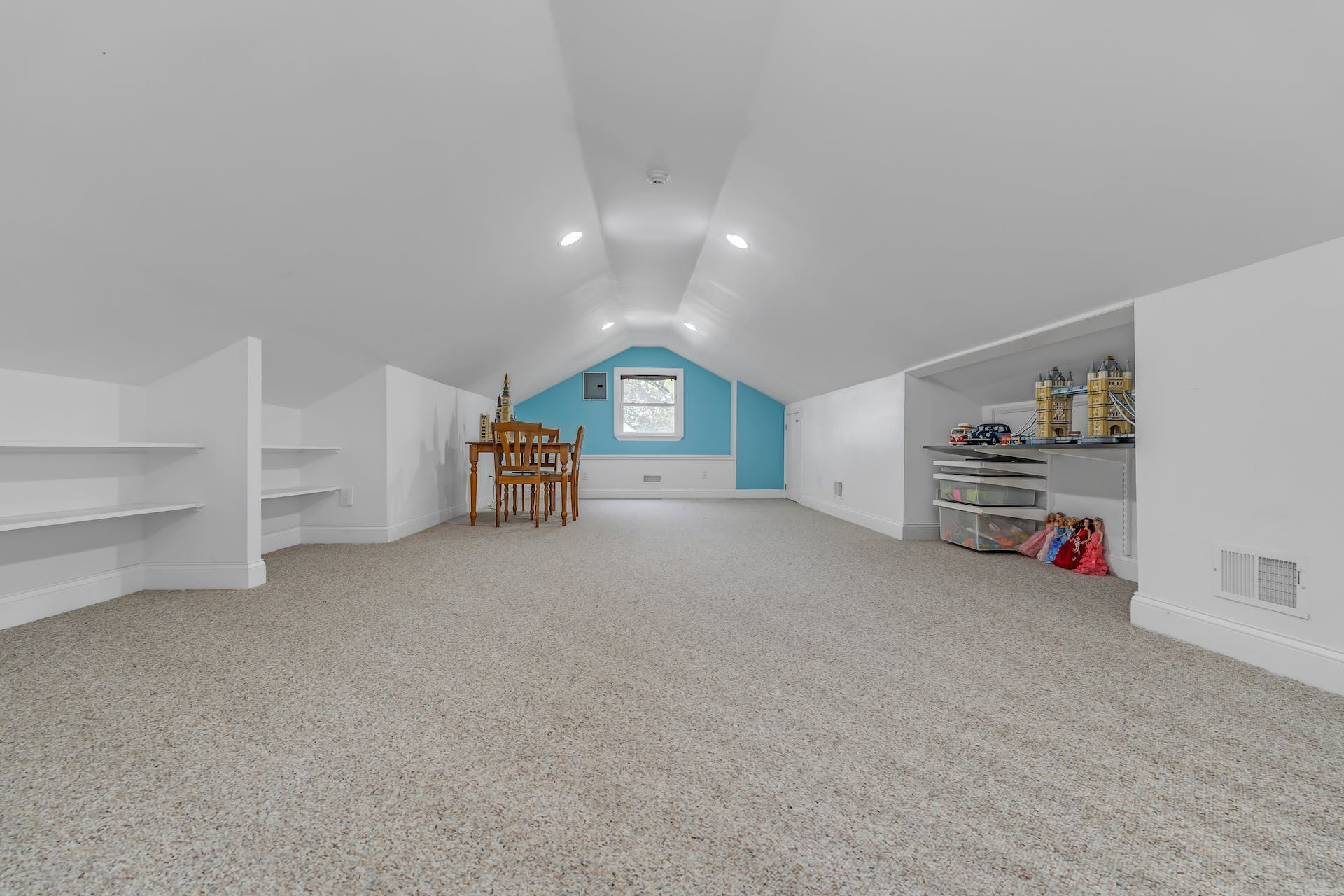 293 Riveredge Road 