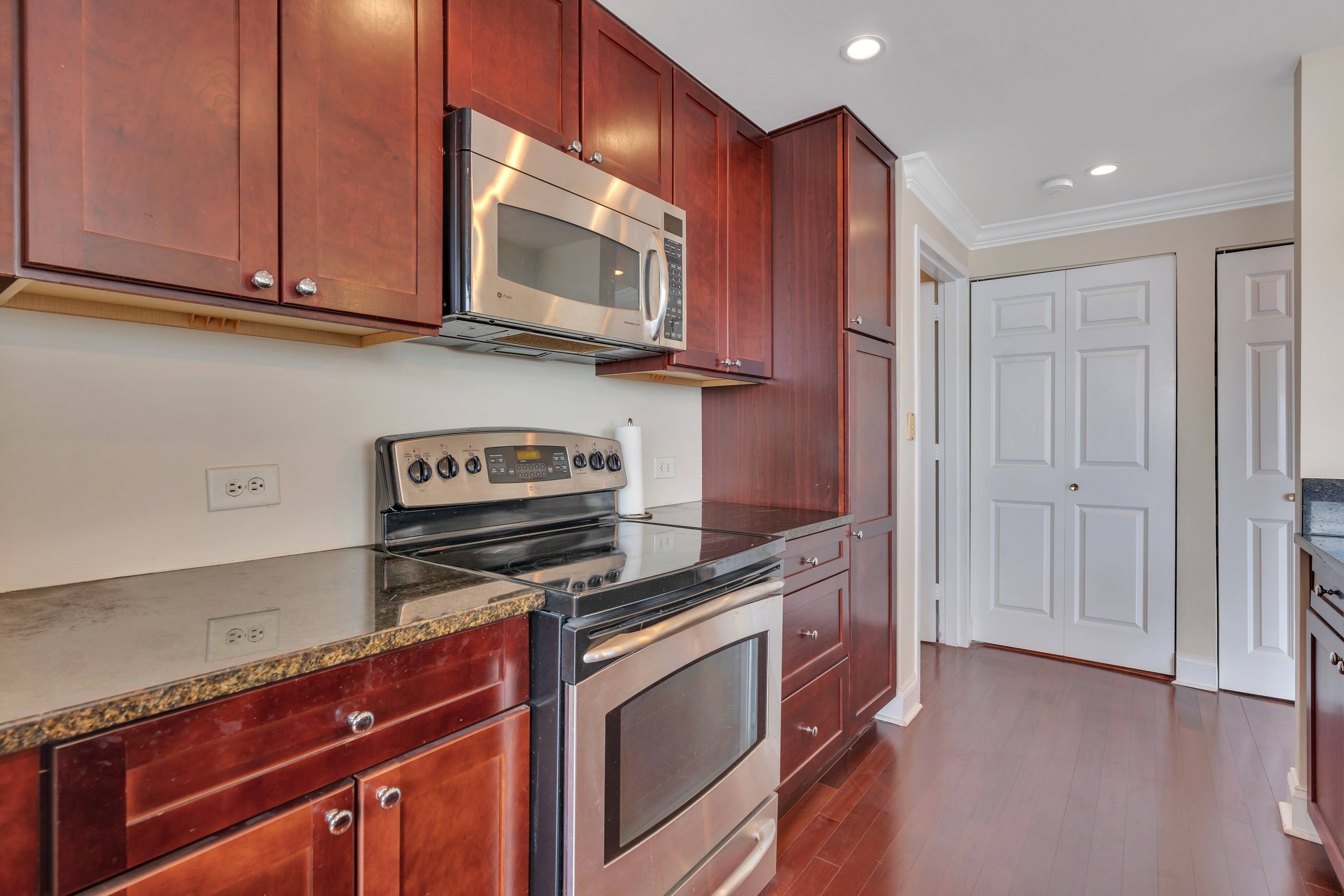 100 Old Palisade Road Unit# 3505