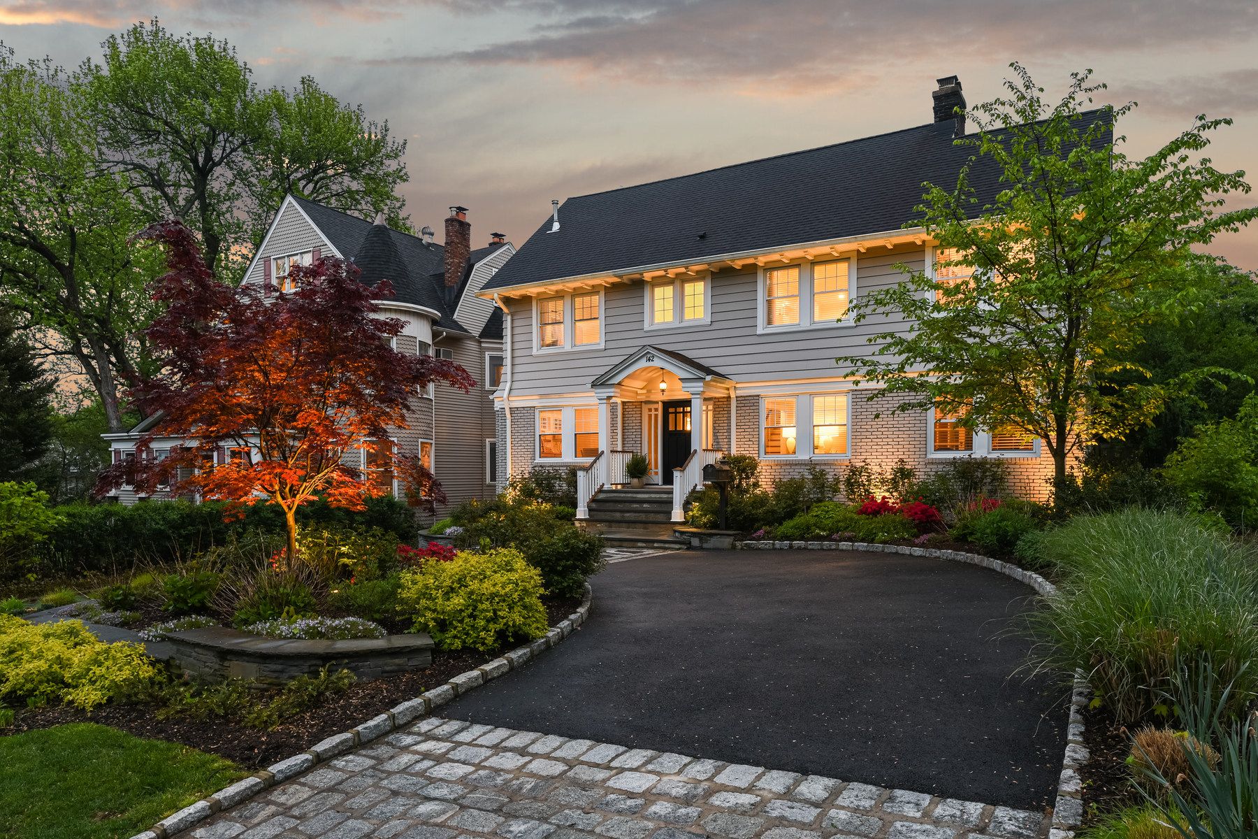 142 Bellevue Ave 