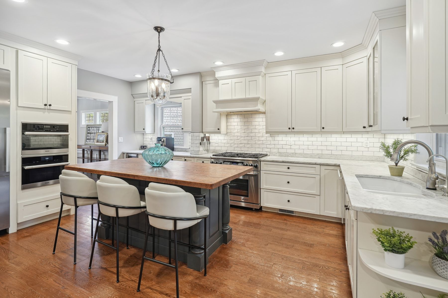 142 Bellevue Ave 