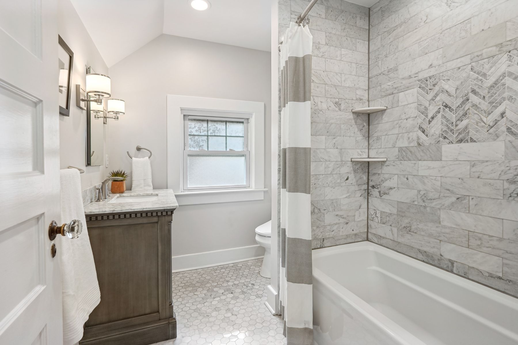 142 Bellevue Ave 