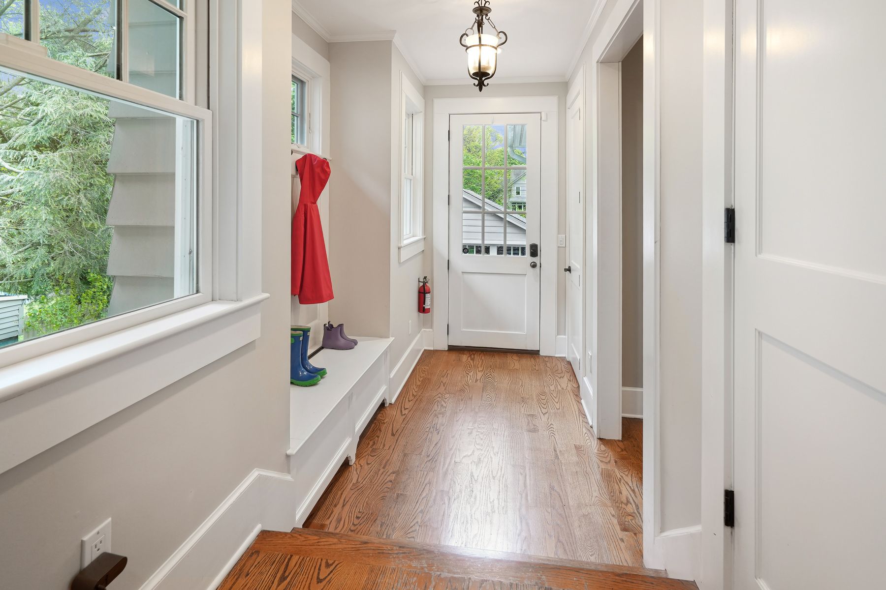 142 Bellevue Ave 