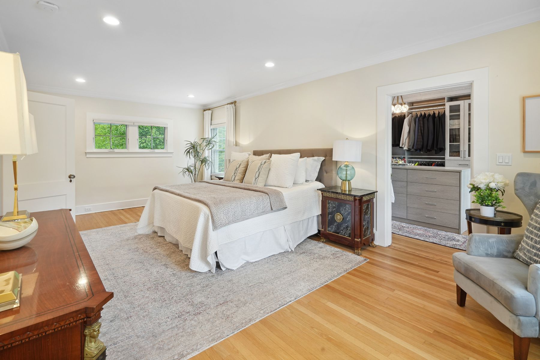 142 Bellevue Ave 