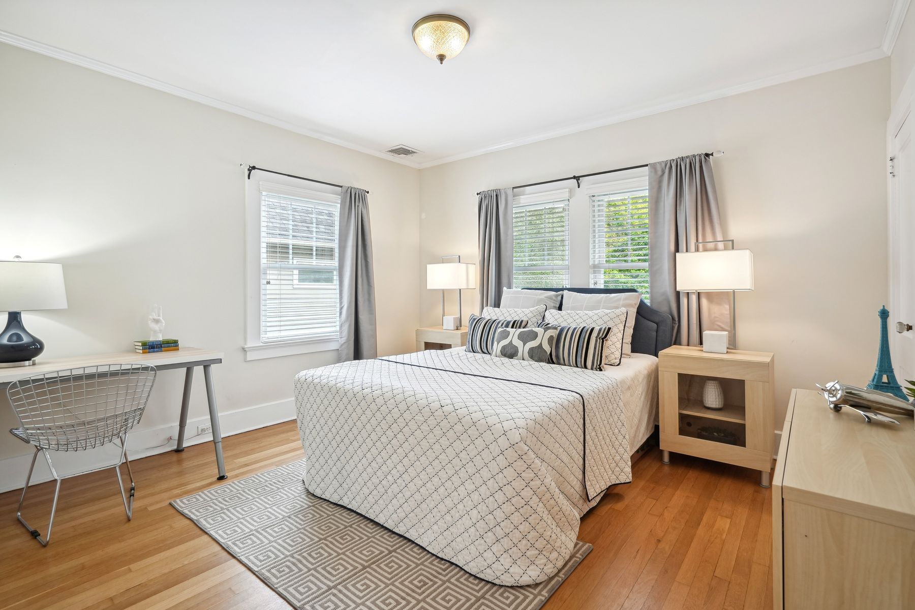 142 Bellevue Ave 