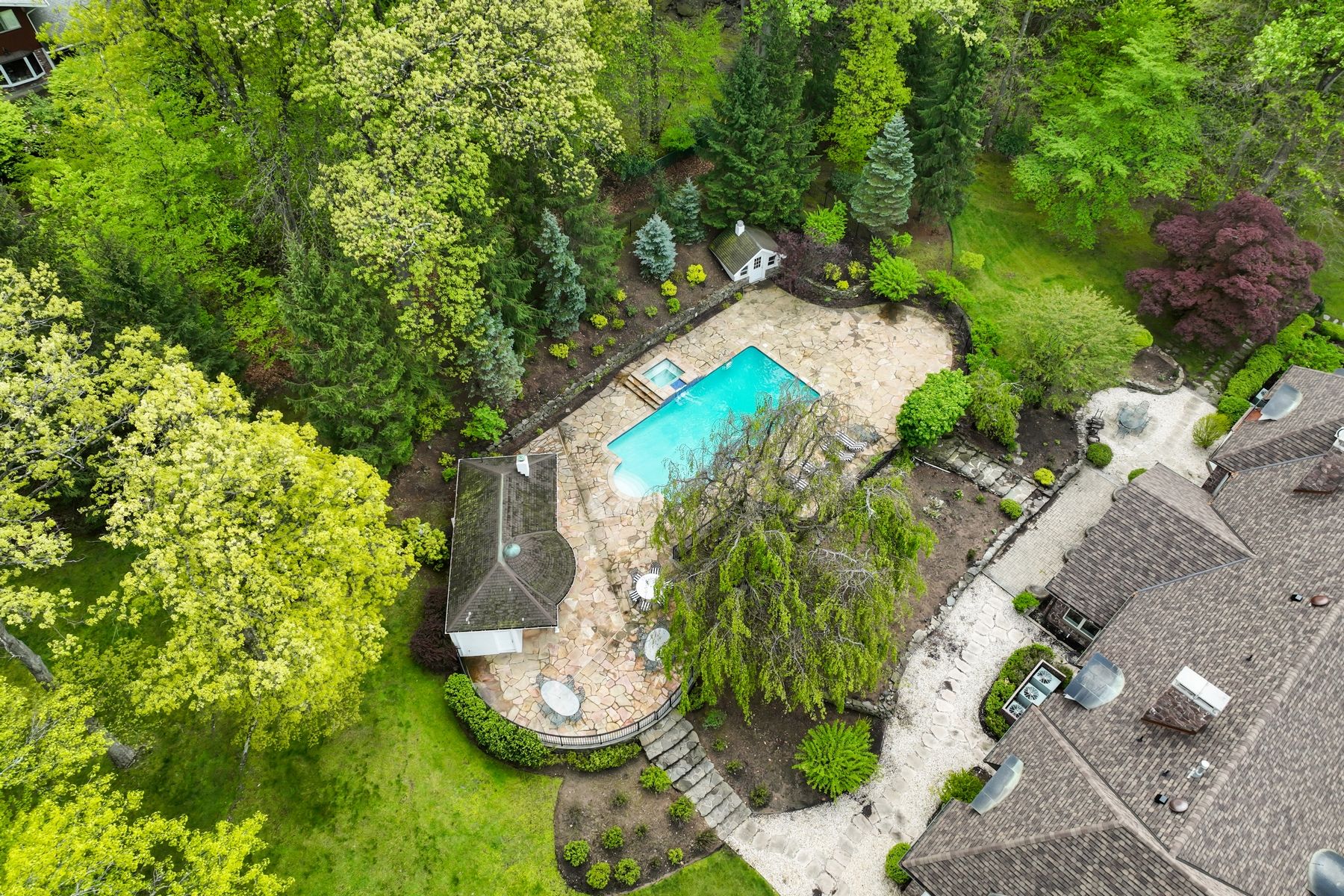 10 Boulder Road 