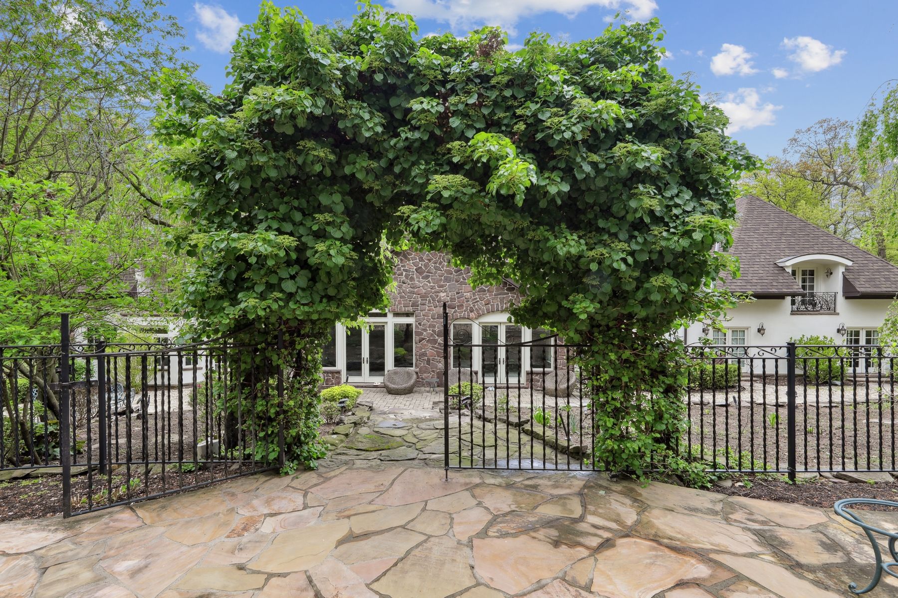 10 Boulder Road 