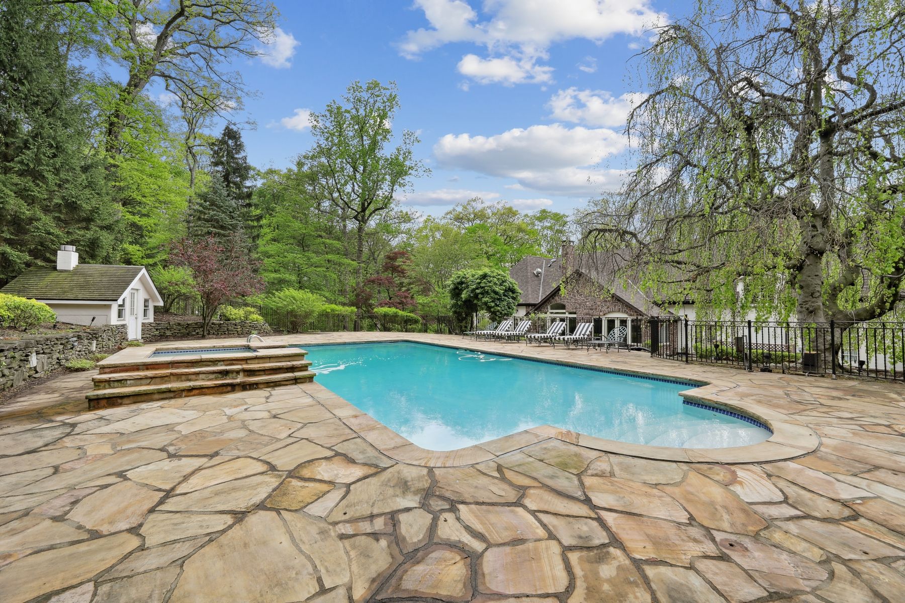10 Boulder Road 