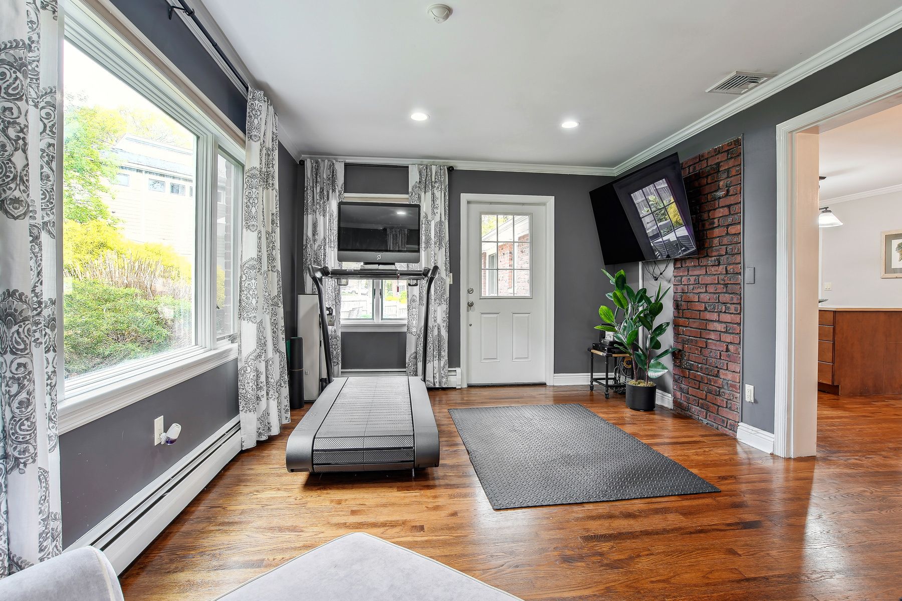 15 Roosevelt Boulevard 