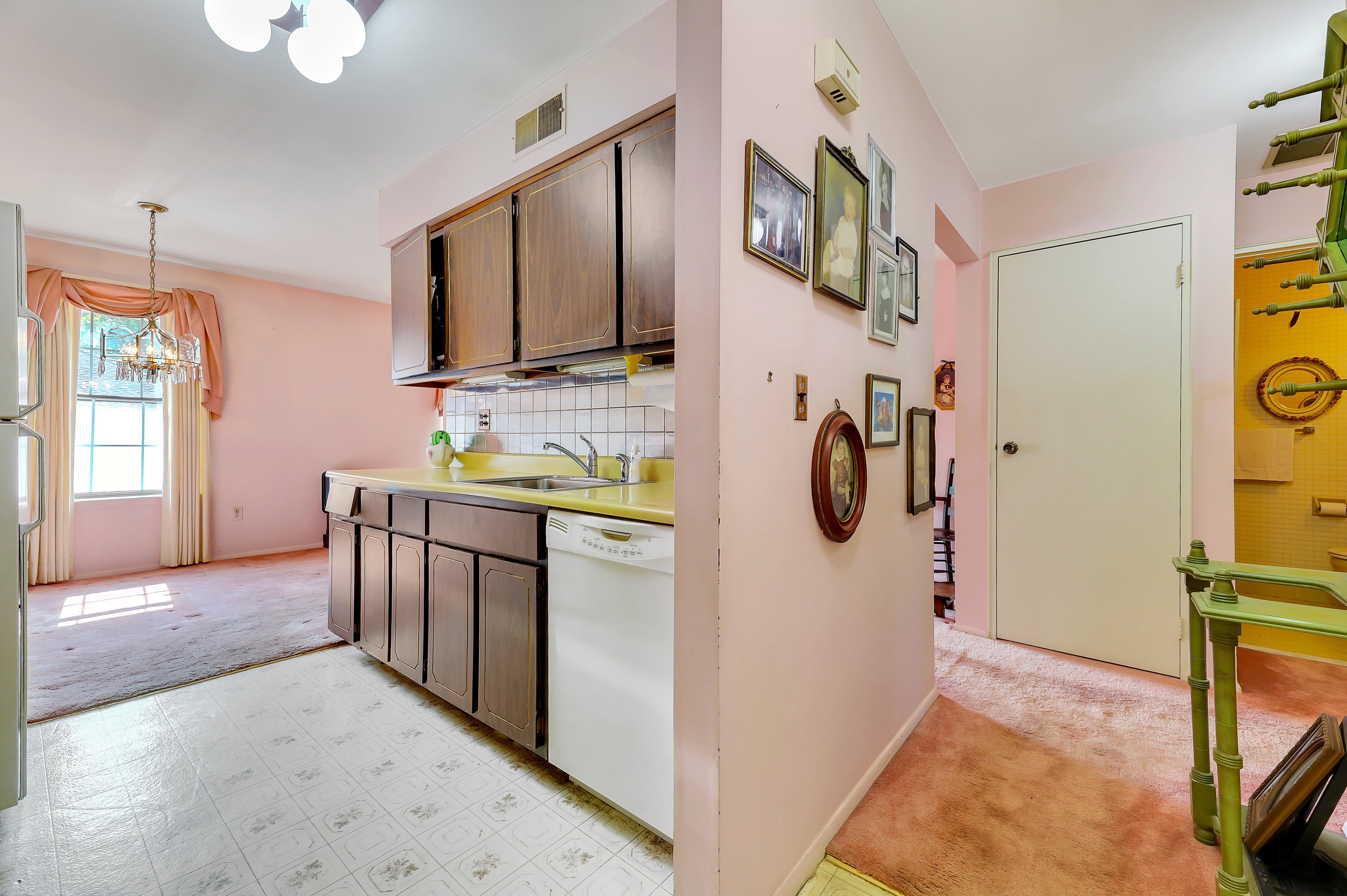 27-4 Tamaron Drive 